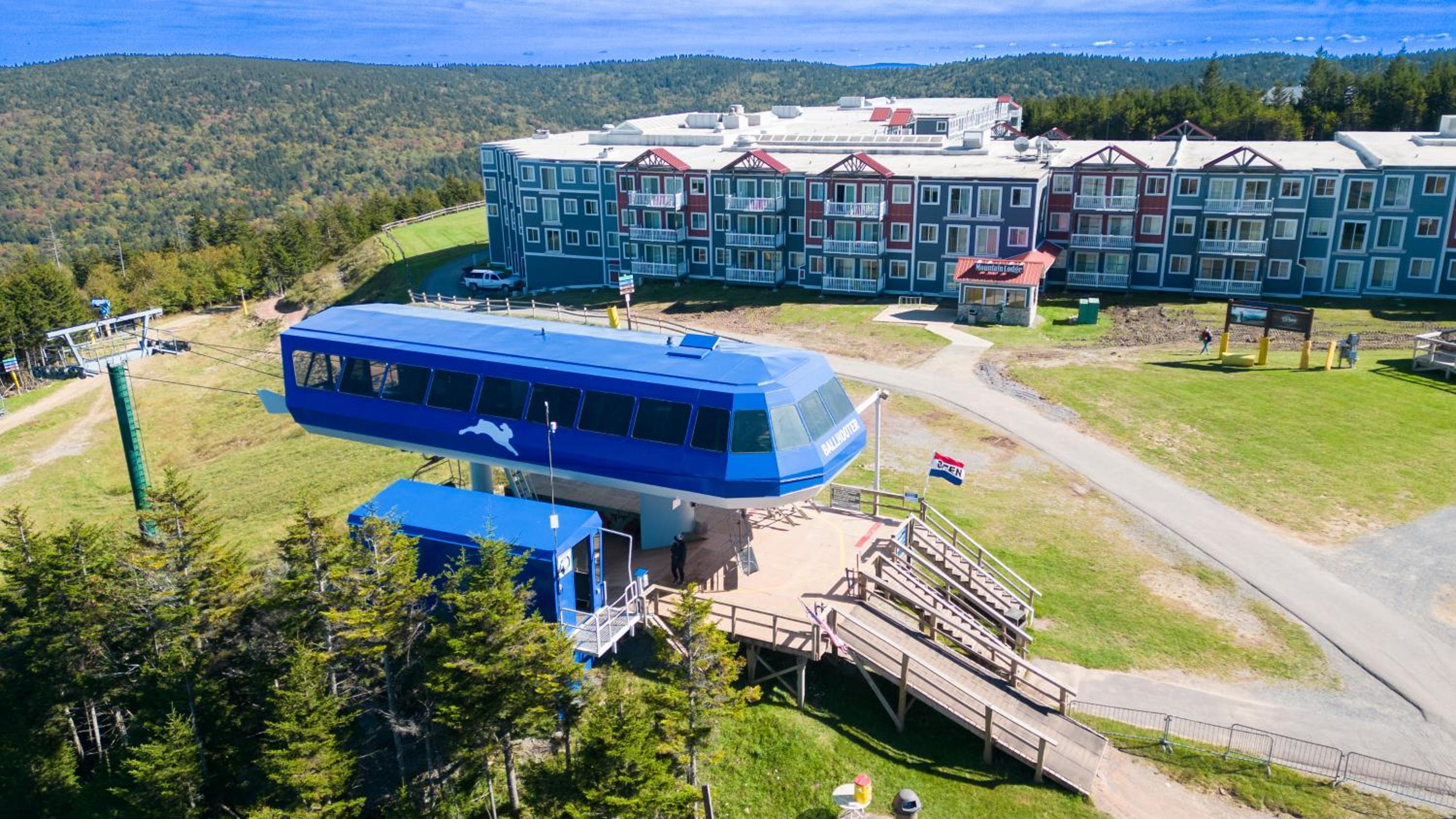ML182 First Floor New Deck VIEWS EZ Parking WiFi
