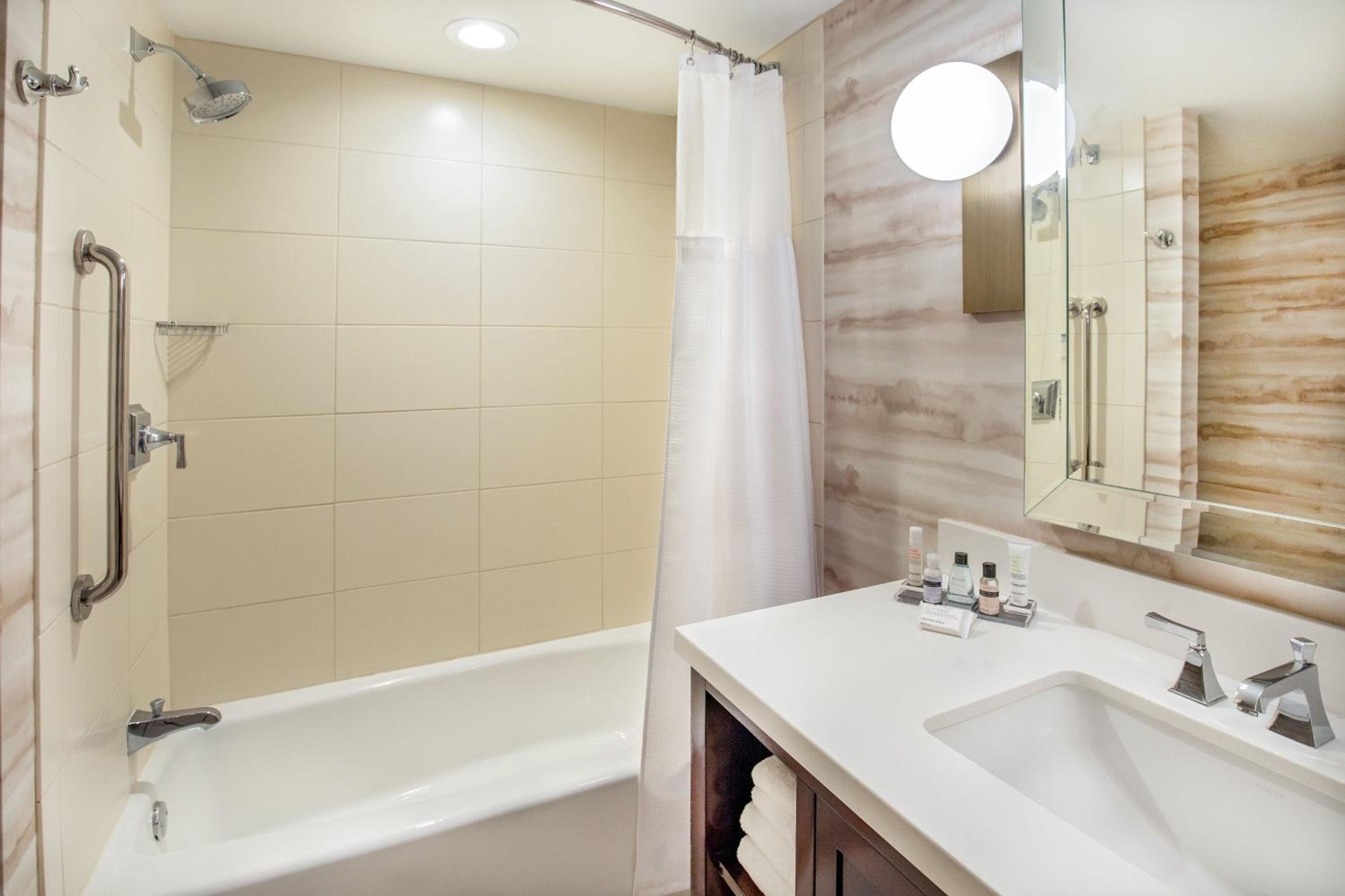 Peoria Vacations - Peoria Marriott Pere Marquette - Property Image 9