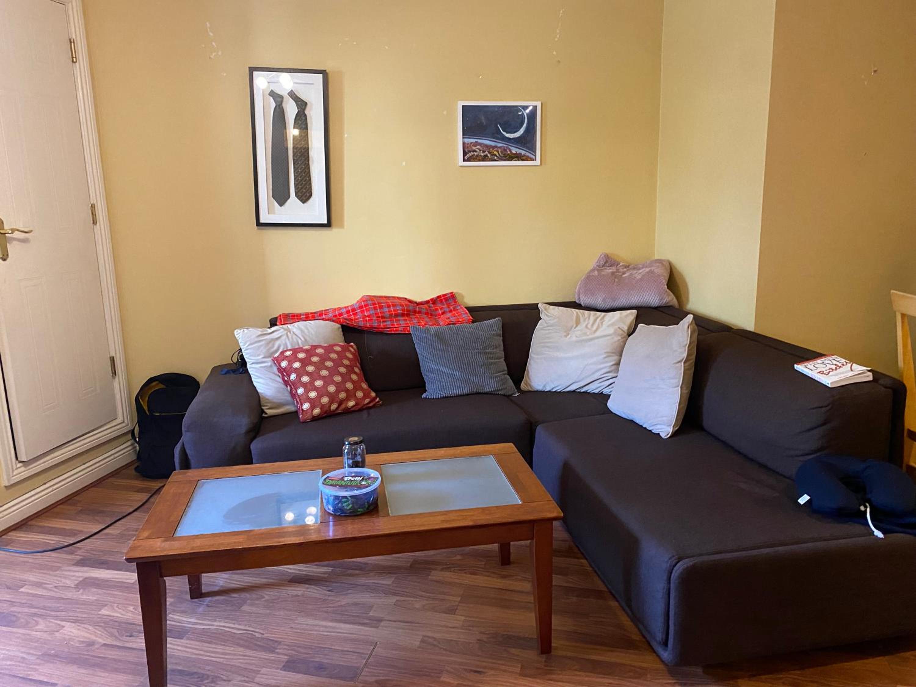 Comfy Apartment near Dublin Airport with FREE PARKING