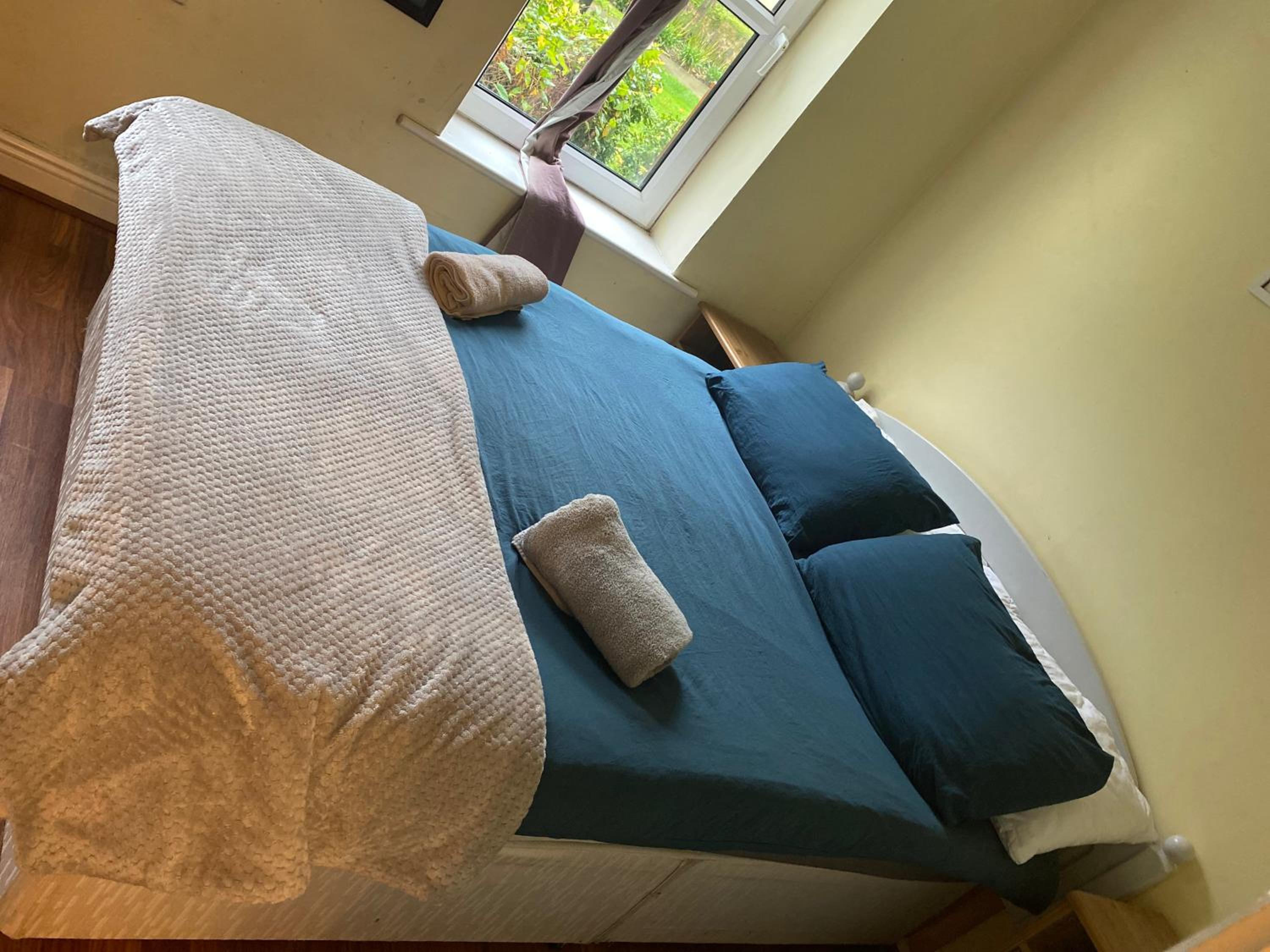Comfy Apartment near Dublin Airport with FREE PARKING