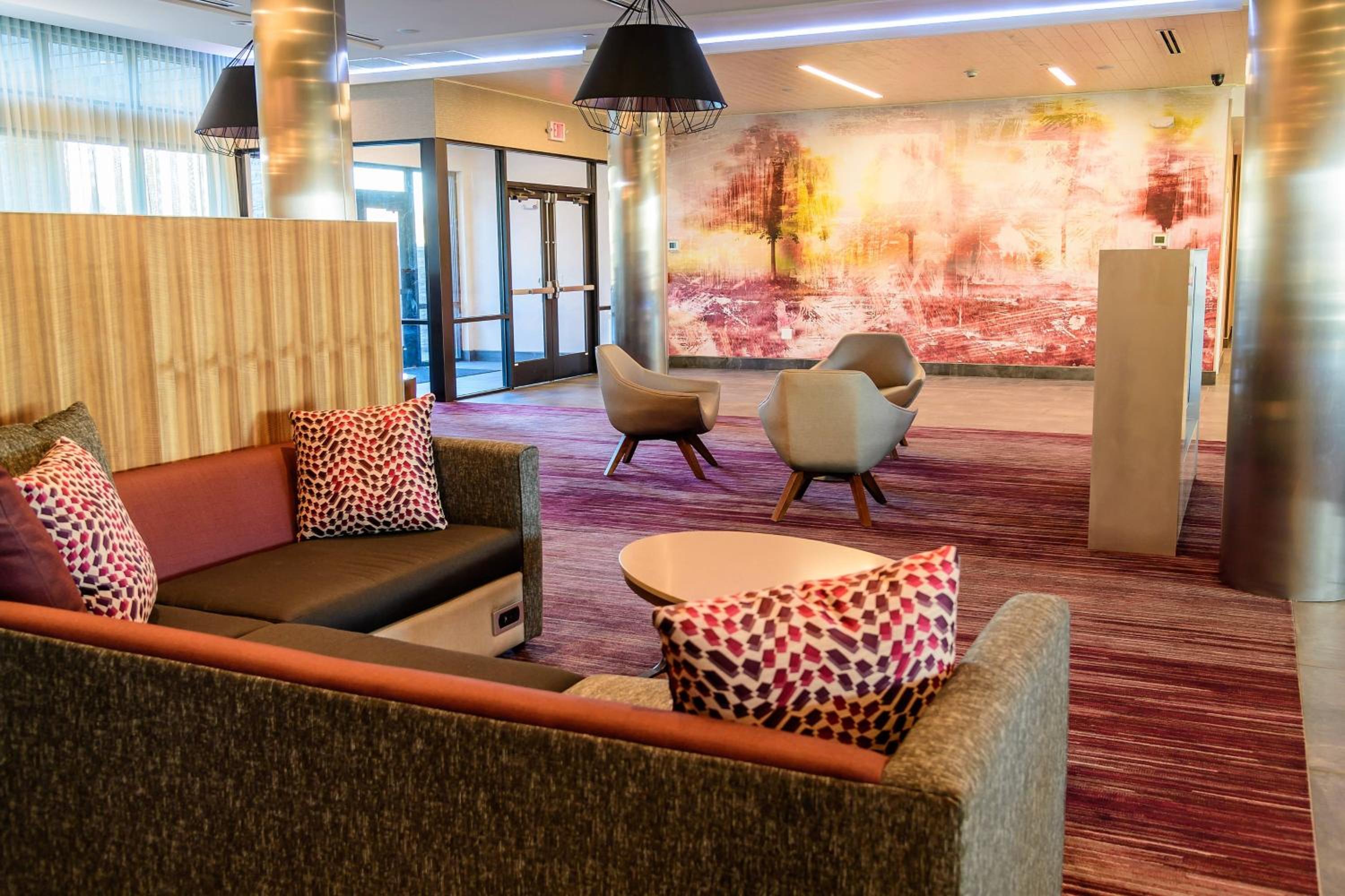 Galveston Vacations - Courtyard by Marriott Lake Jackson - Property Image 5