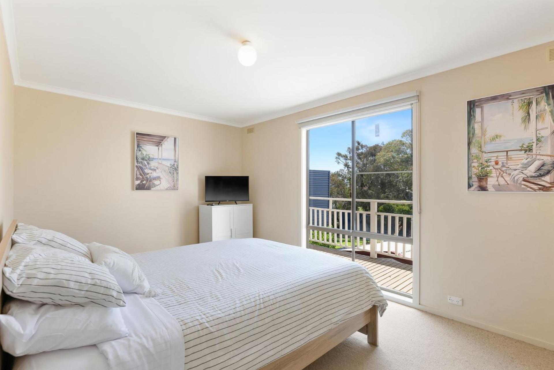 Leura on Ophir