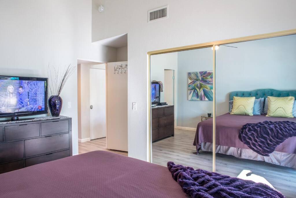Charming Palm Desert Oasis - An Ideal Getaway Home view 4