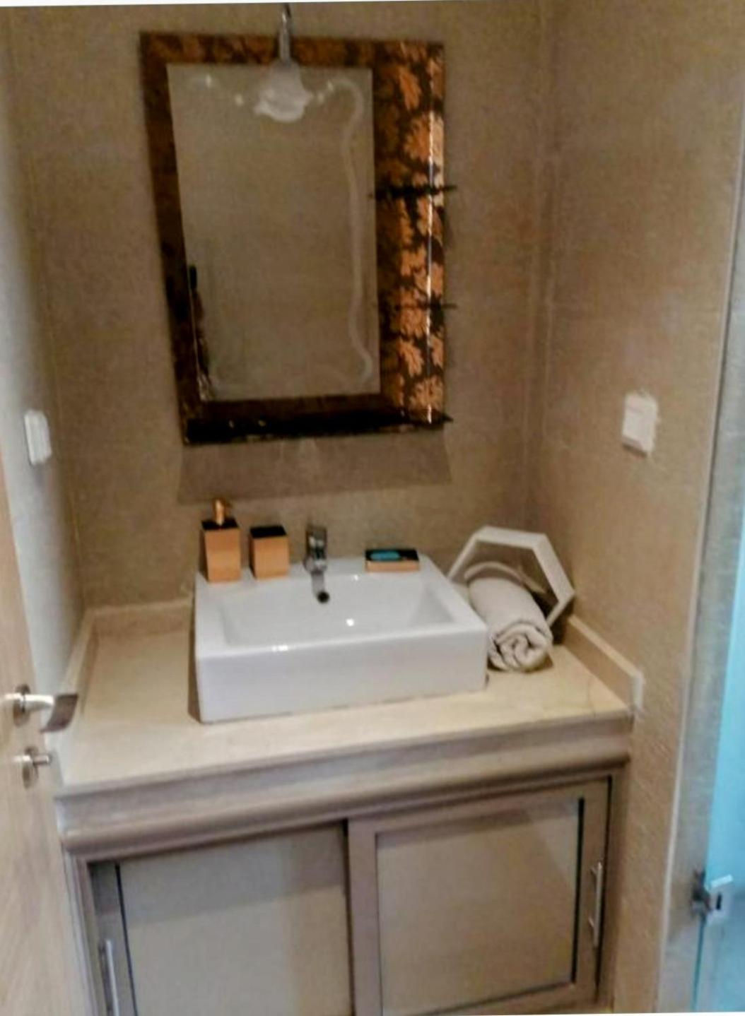Un élégant appartement à louer à Marrakech avec deux piscines et une situation en centre ville view 5