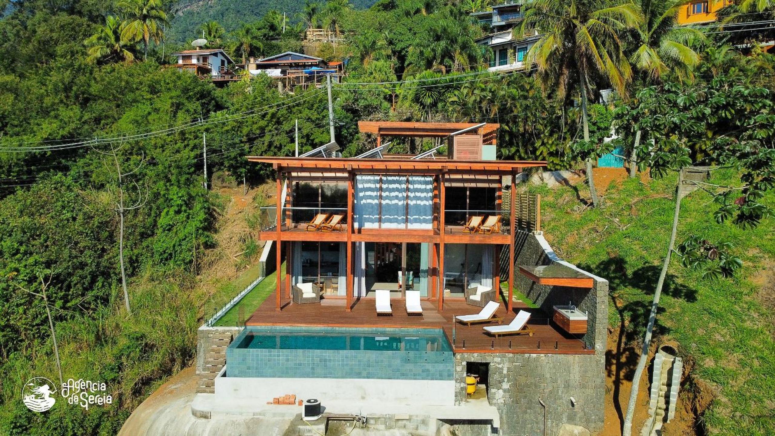 Casa com vista-mar e temporada baleias em Ilhabela