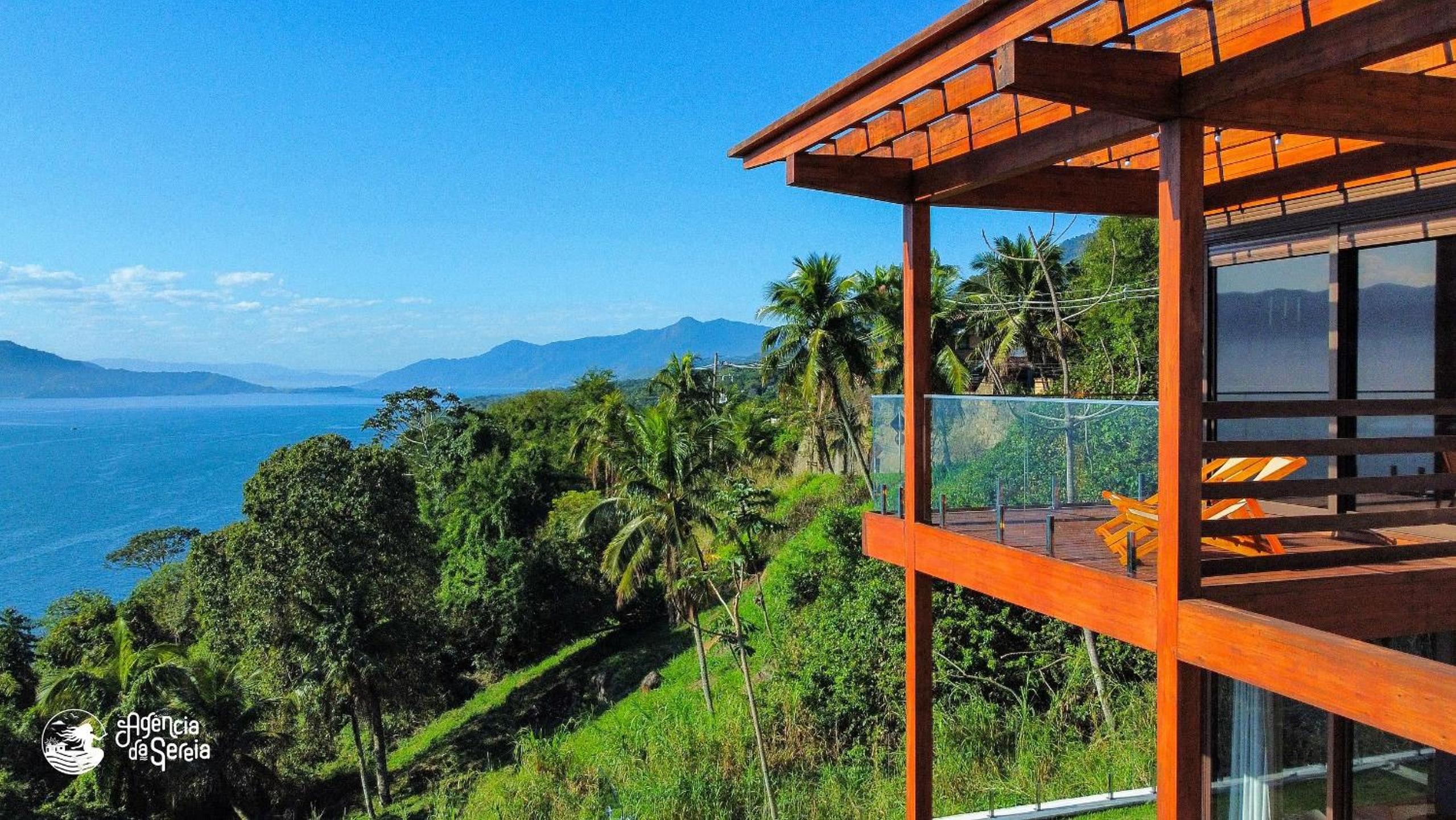 Casa com vista-mar e temporada baleias em Ilhabela
