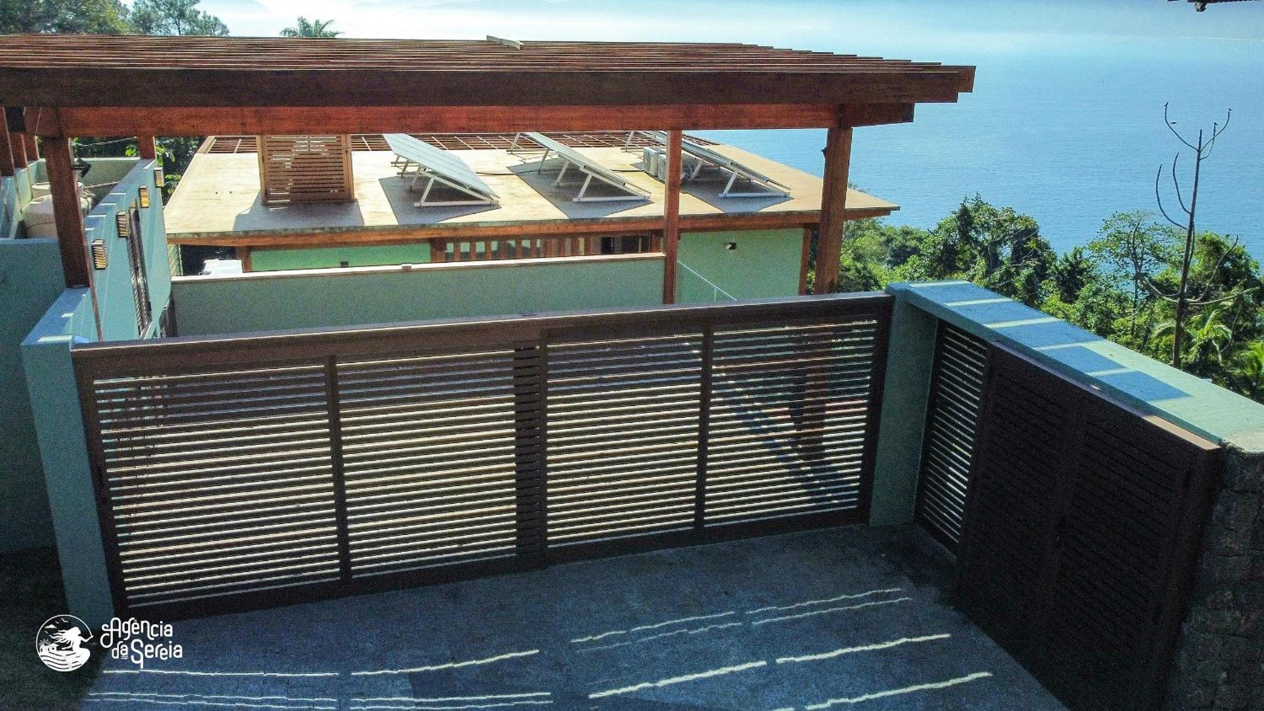 Casa com vista-mar e temporada baleias em Ilhabela