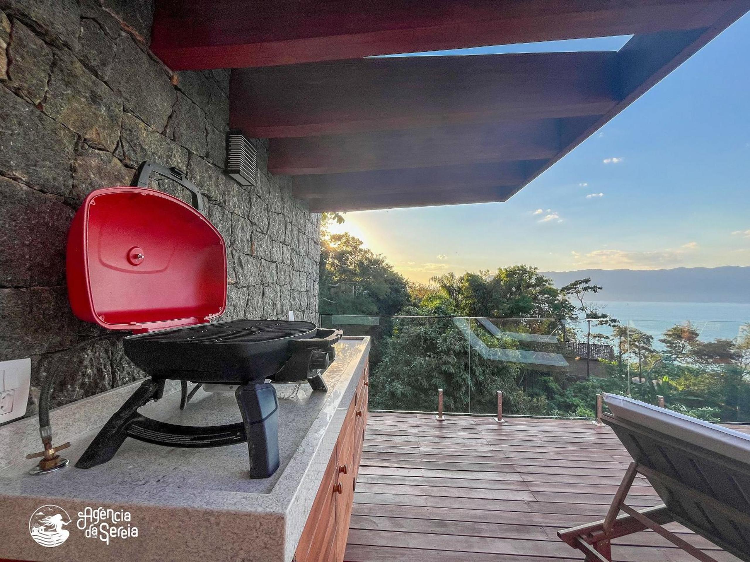 Casa com vista-mar e temporada baleias em Ilhabela