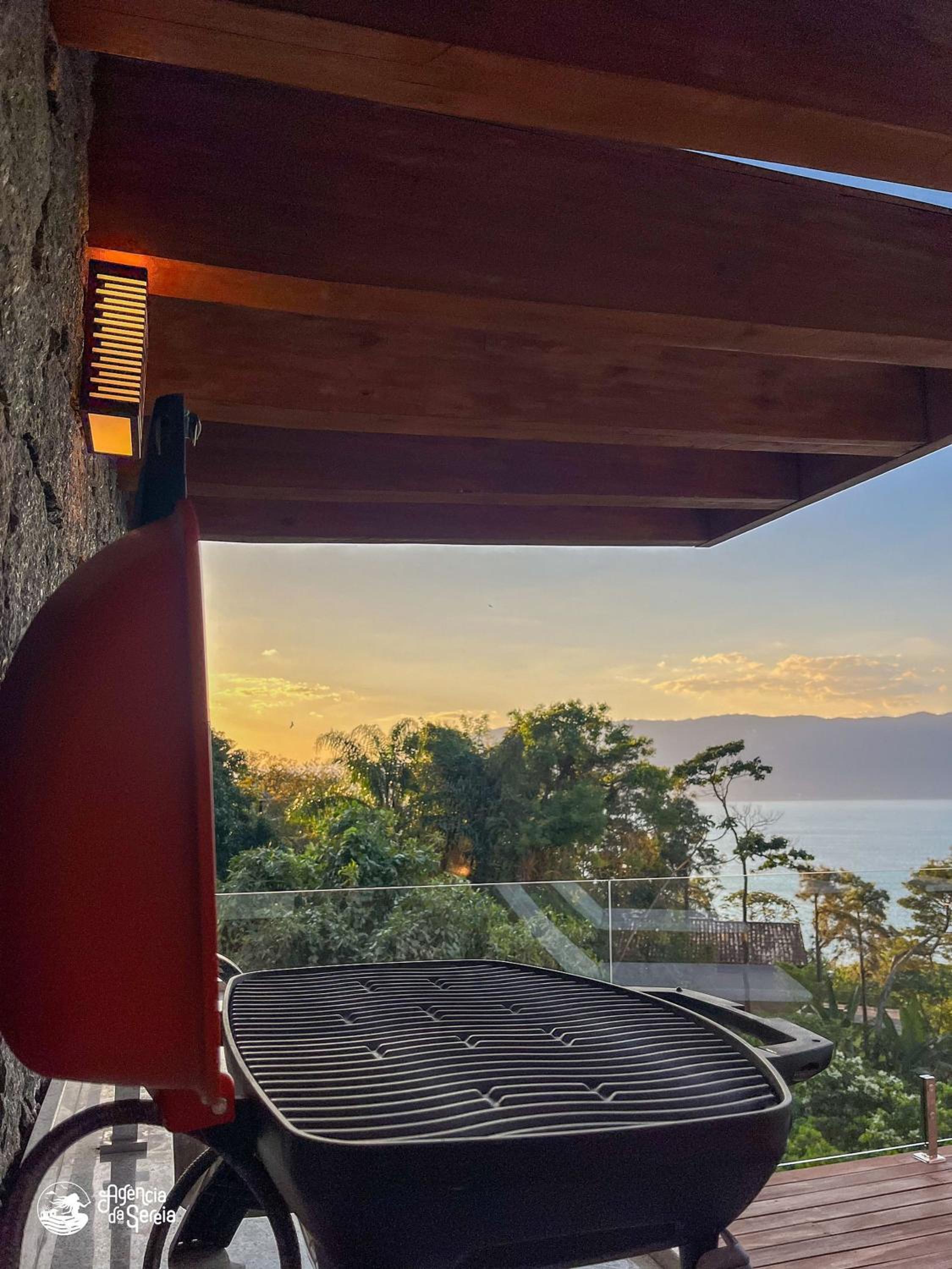 Casa com vista-mar e temporada baleias em Ilhabela