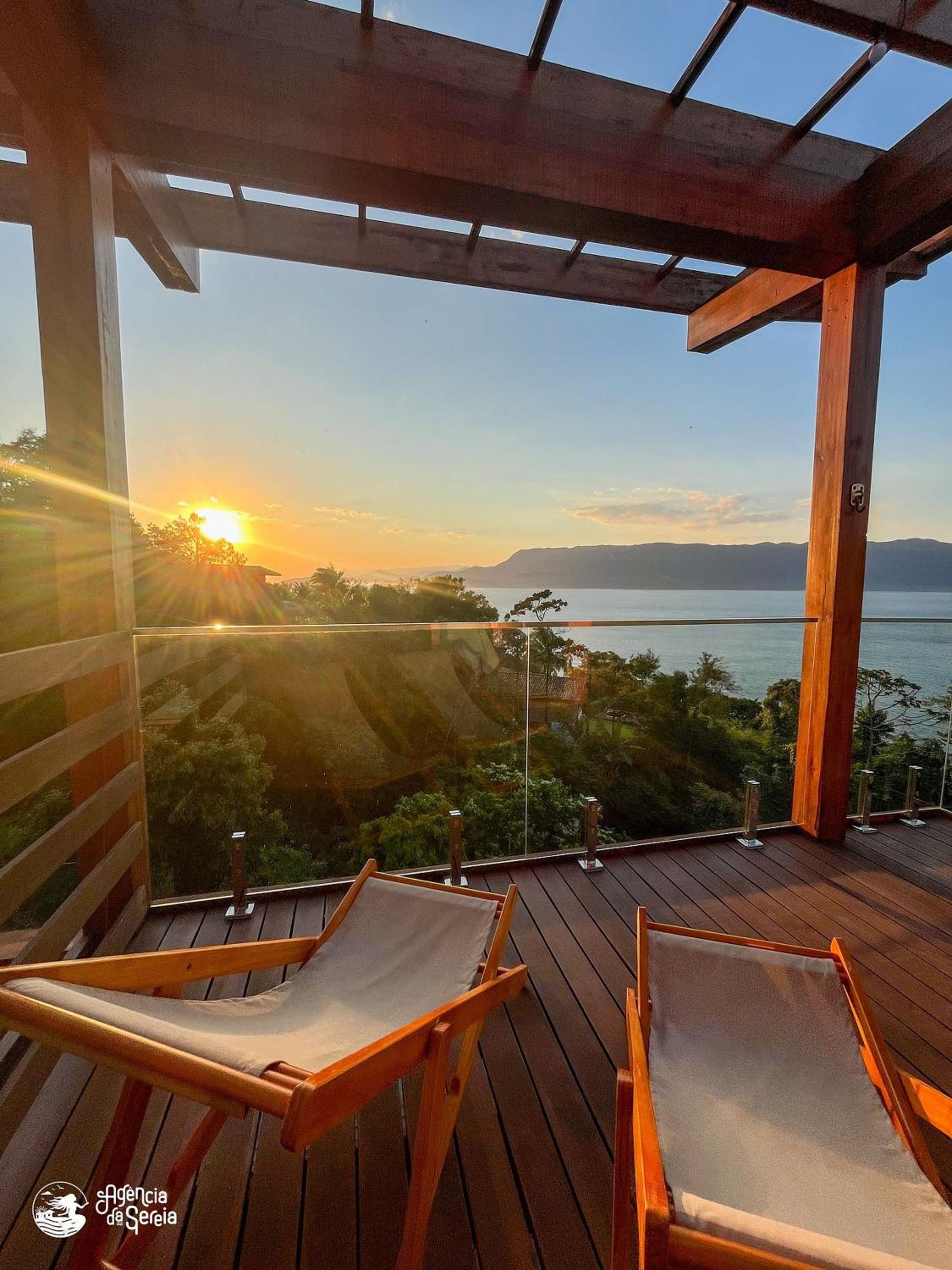 Casa com vista-mar e temporada baleias em Ilhabela