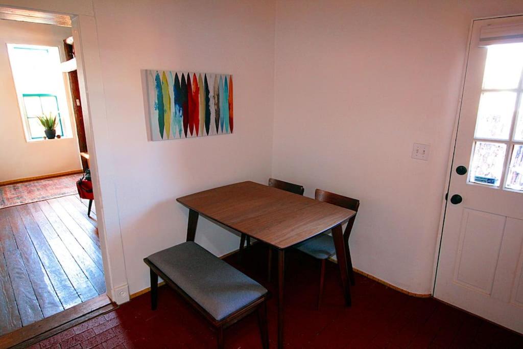 Hotel Comfort on Closson - Near Plaza - Fire Pit - Patio - Image 1