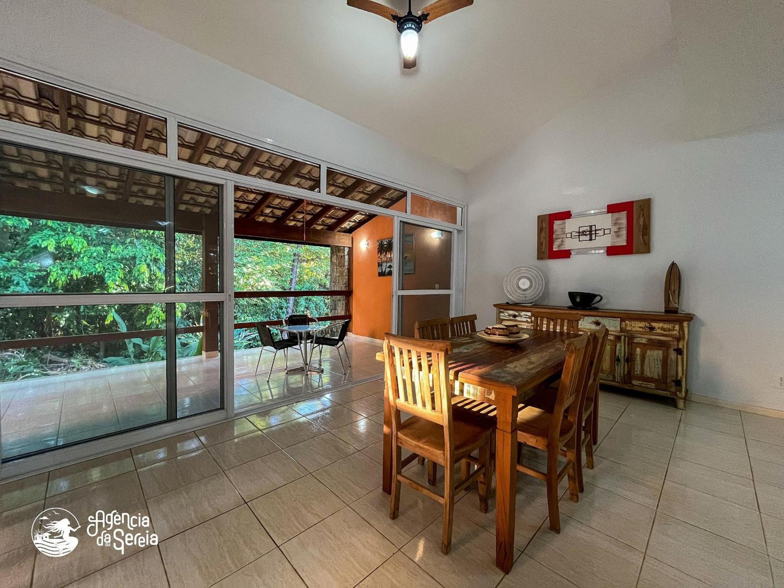 Casa charmosa em condomínio no Sul de Ilhabela