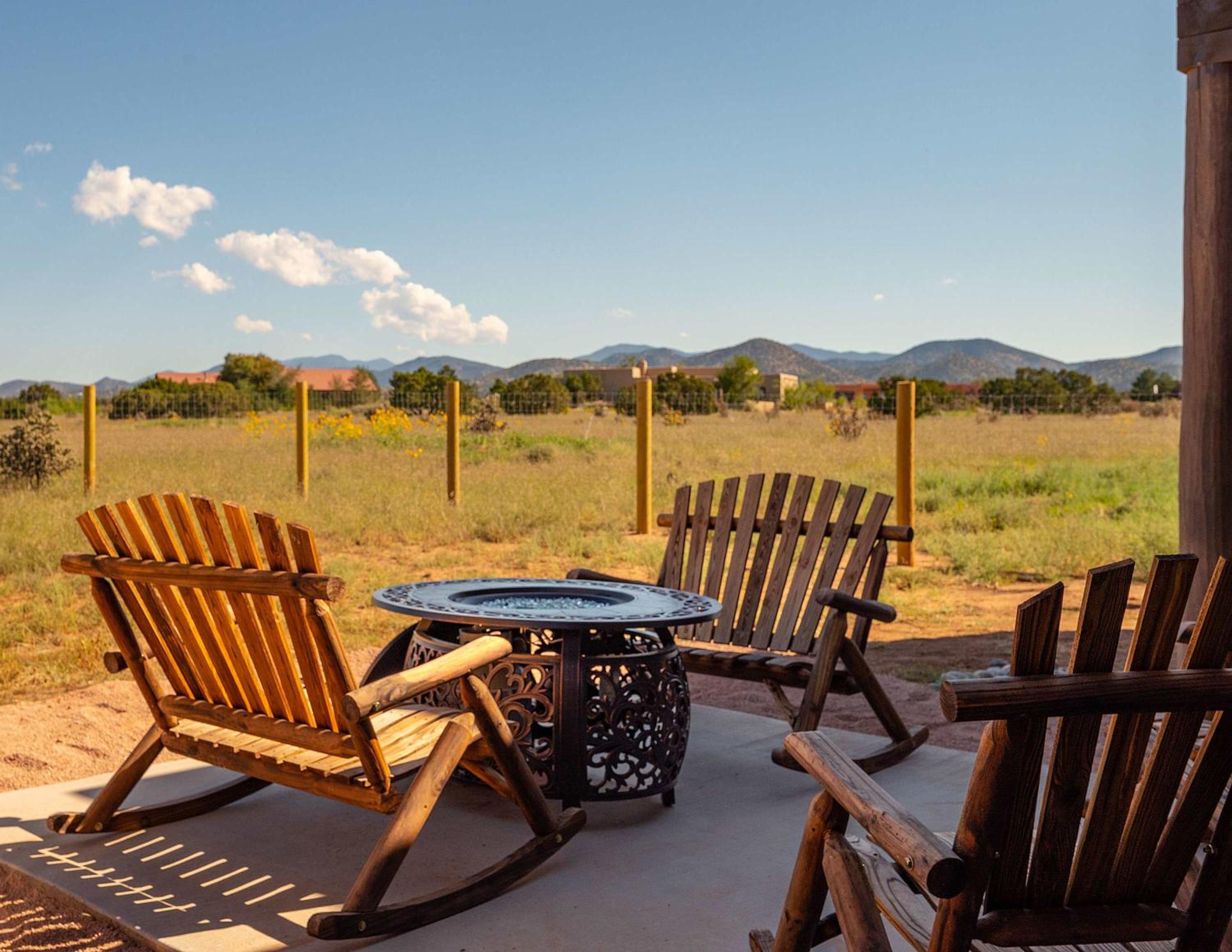 Casa Encantado- Quiet - Patios - 3BR - El Dorado view 2