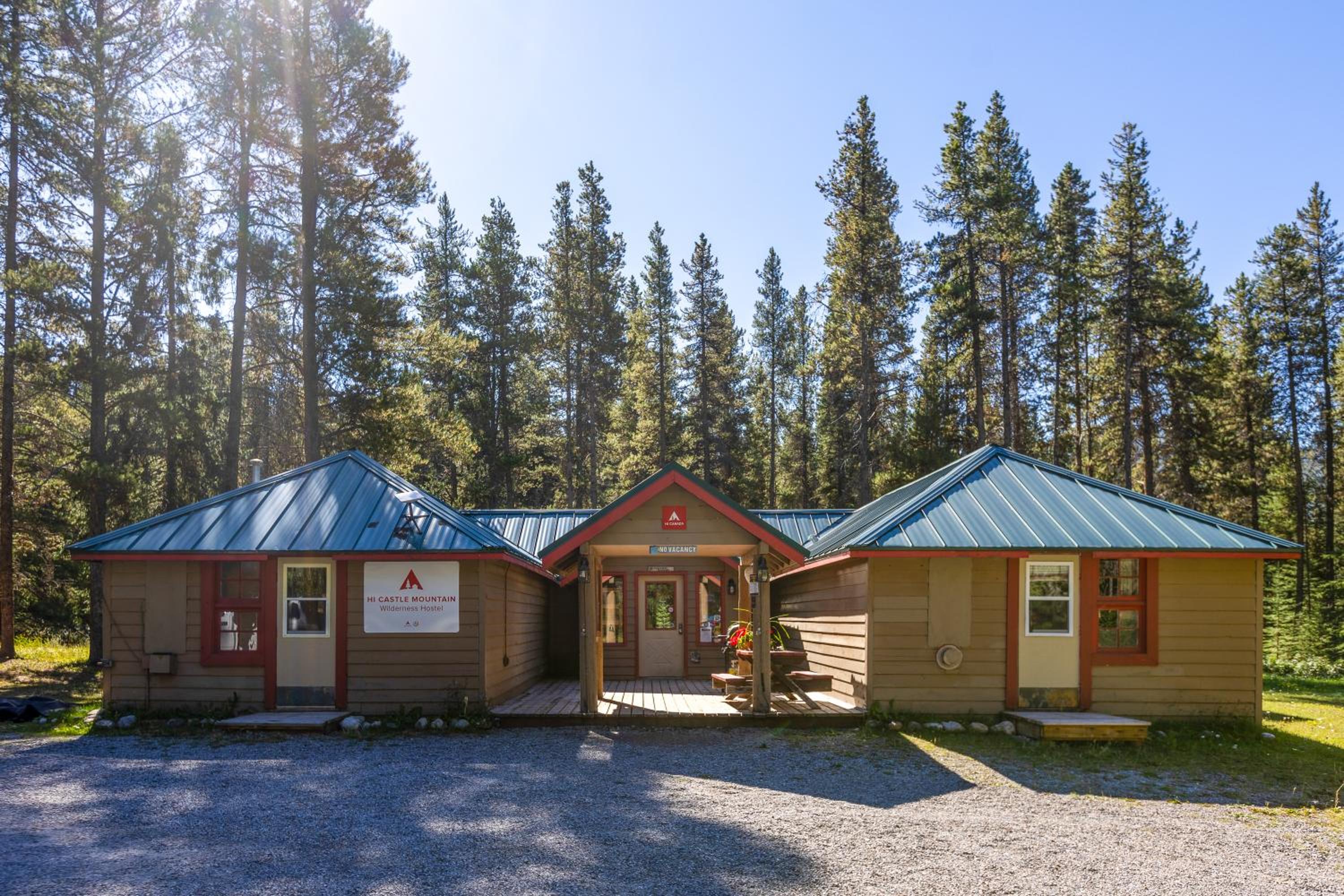 HI Castle Mountain - Hostel