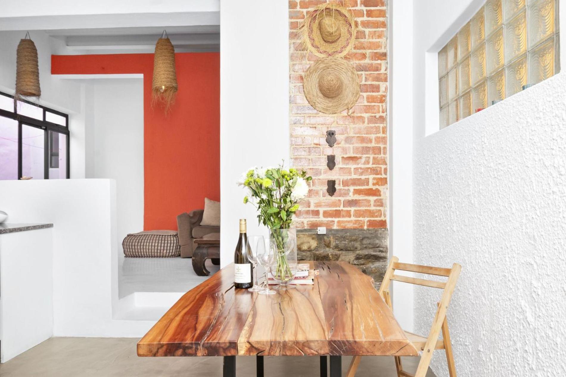 Trendy and Modern 2-Bedroom Apt in BoKaap view 4