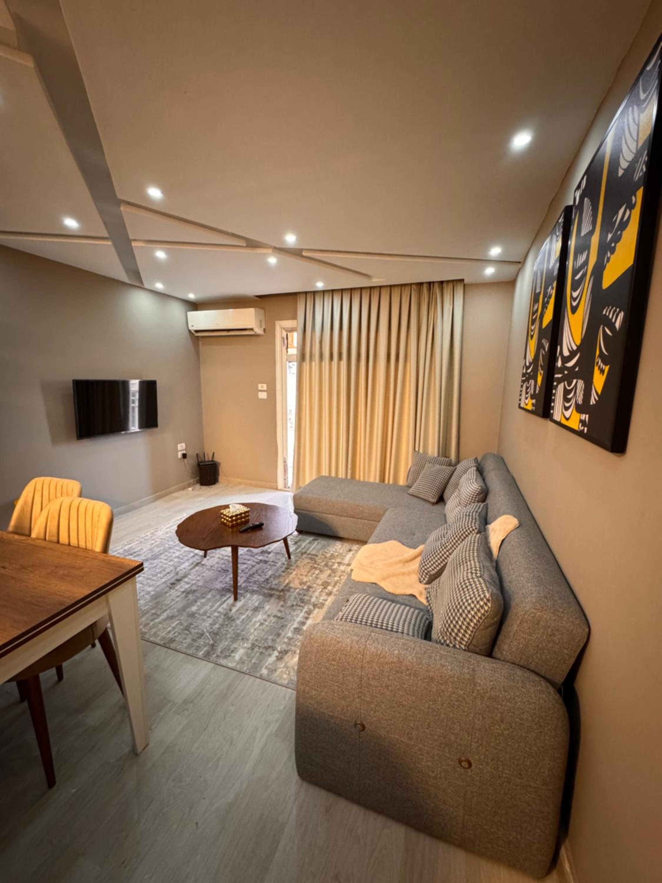 Luxury - 2 Bedroom Apartment B7 view 5