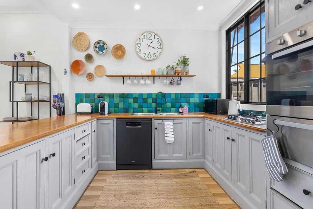 Pet-friendly slice of Carrodise