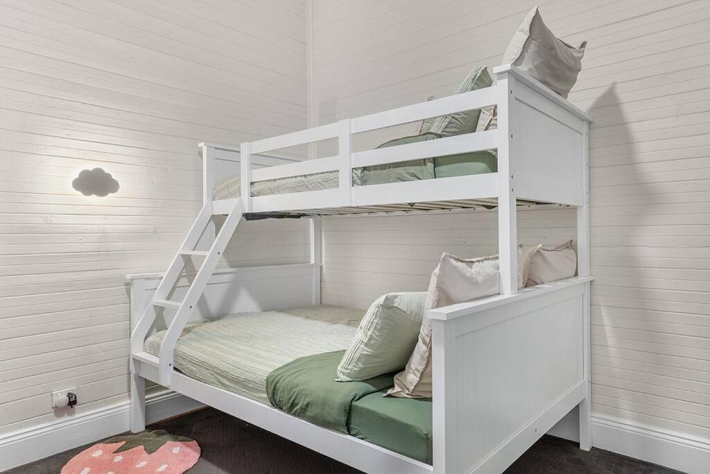 Pet-friendly slice of Carrodise