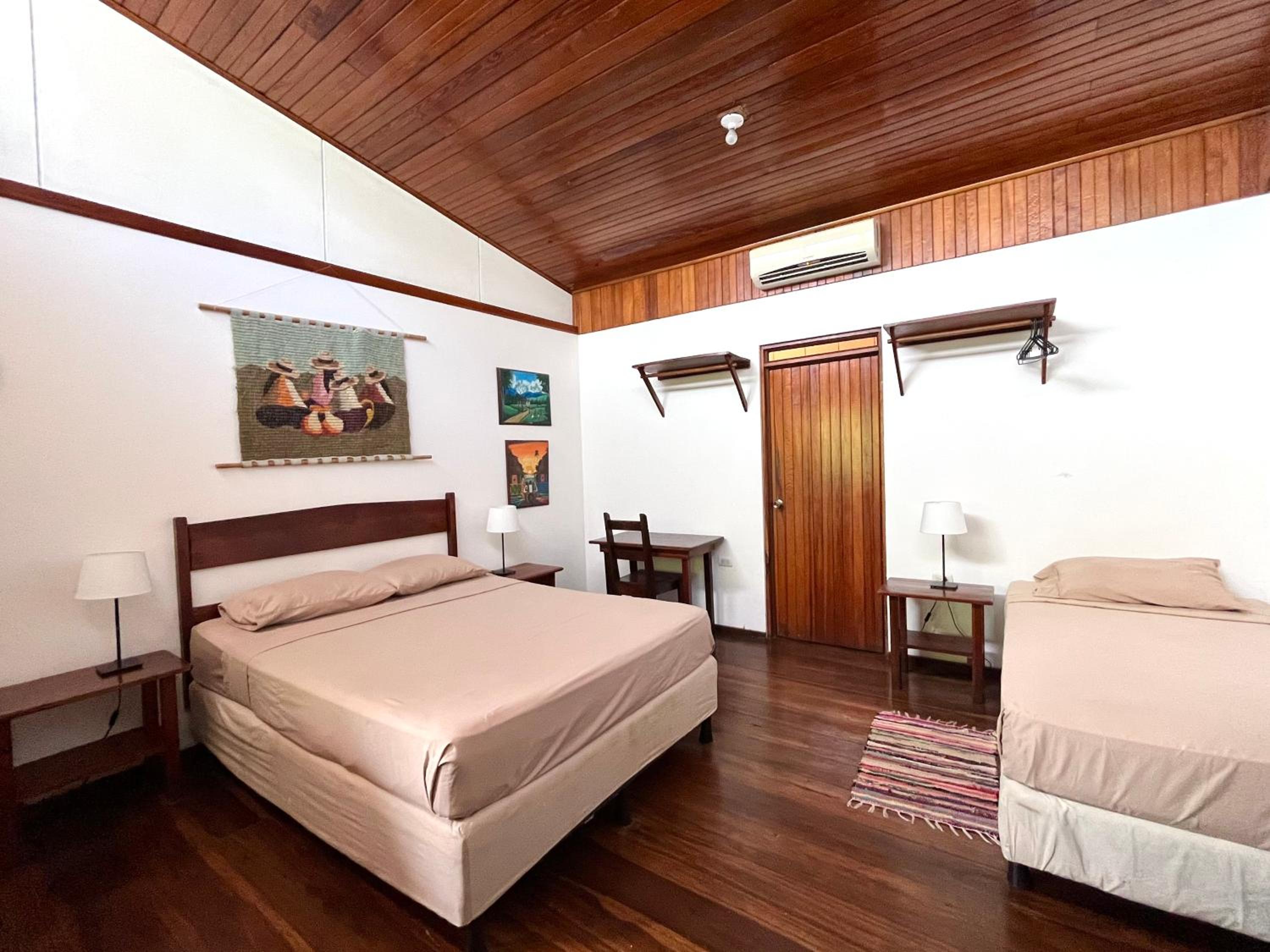 El Clan Hostel