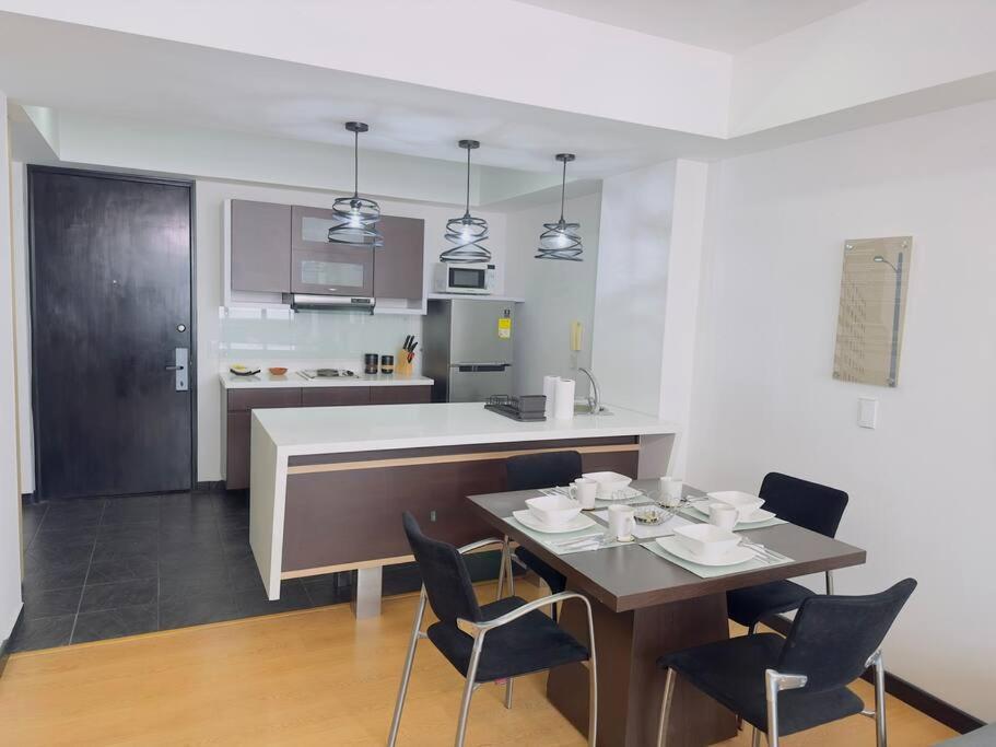 CONT 606 Céntrico y Exclusivo Apartamento