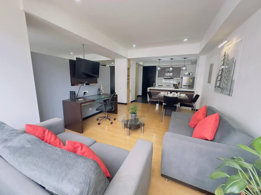 CONT 606 Céntrico y Exclusivo Apartamento