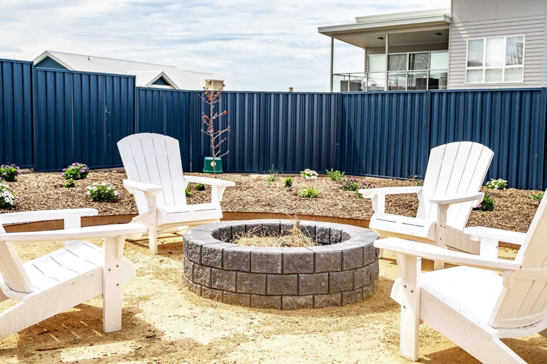 27 Seaview - Pets Negotiable - Wi-Fi - No Linen Included