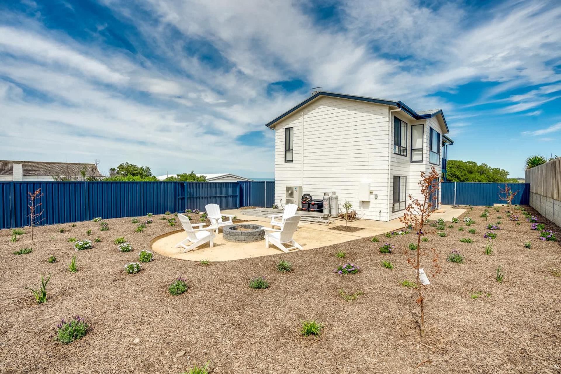 27 Seaview - Pets Negotiable - Wi-Fi - No Linen Included