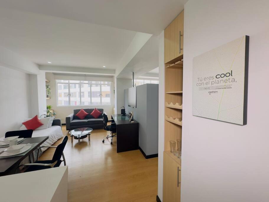 CONT 606 Céntrico y Exclusivo Apartamento