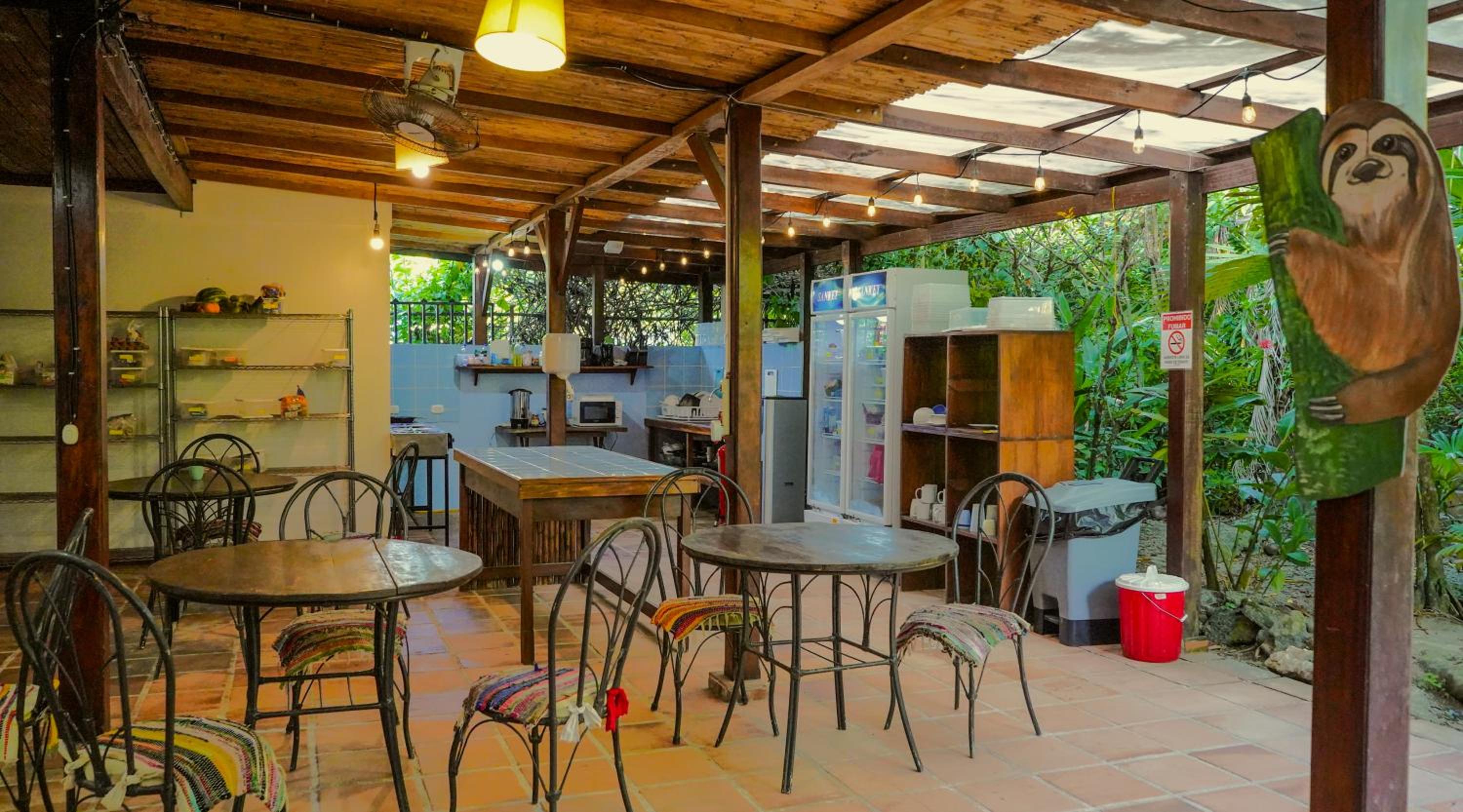 El Clan Hostel