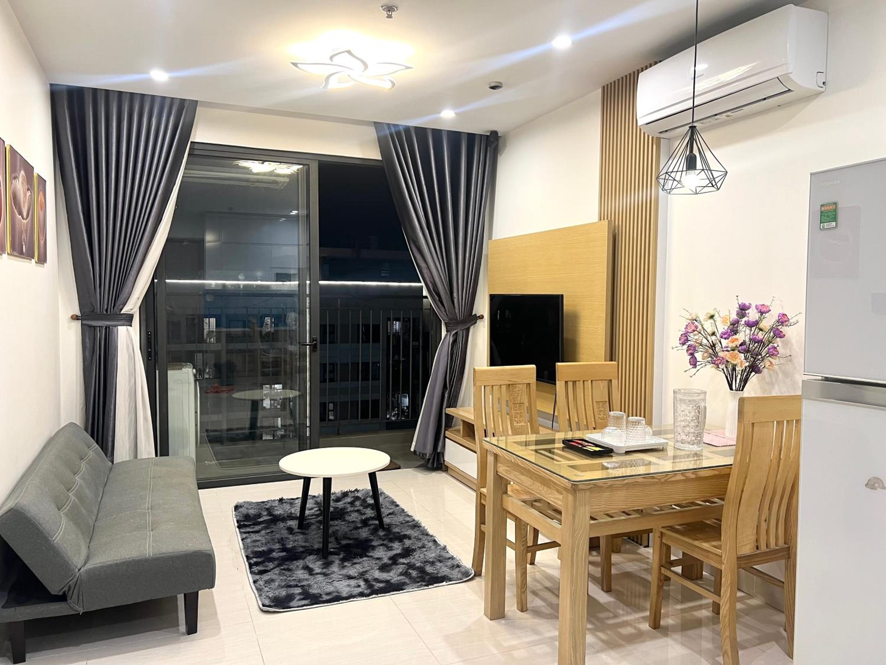 KKHomestay S102 Vinhomes Ocean Park - Book with us, and we will never cancel your booking on our end
