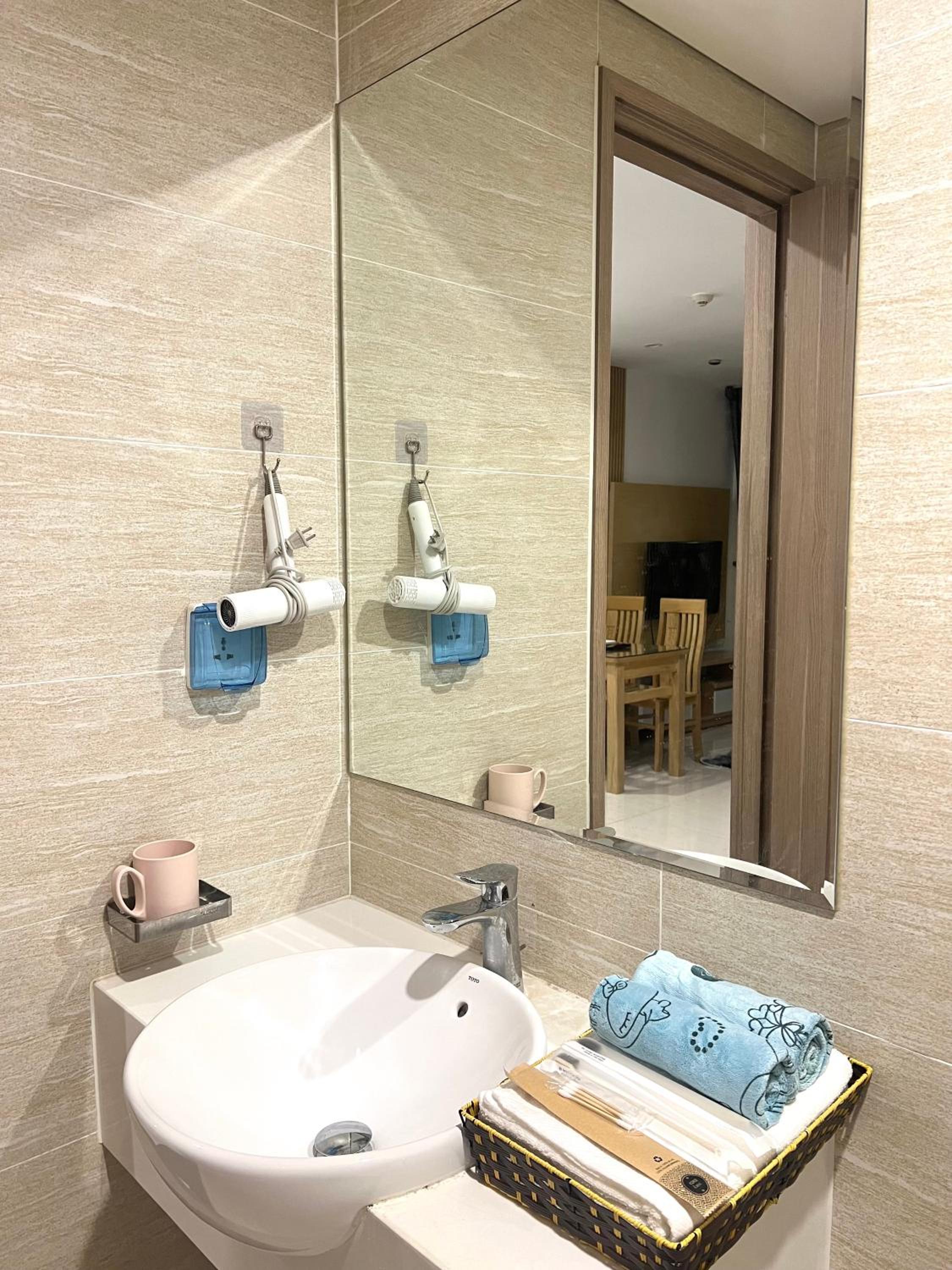 KKHomestay S102 Vinhomes Ocean Park - Book with us, and we will never cancel your booking on our end