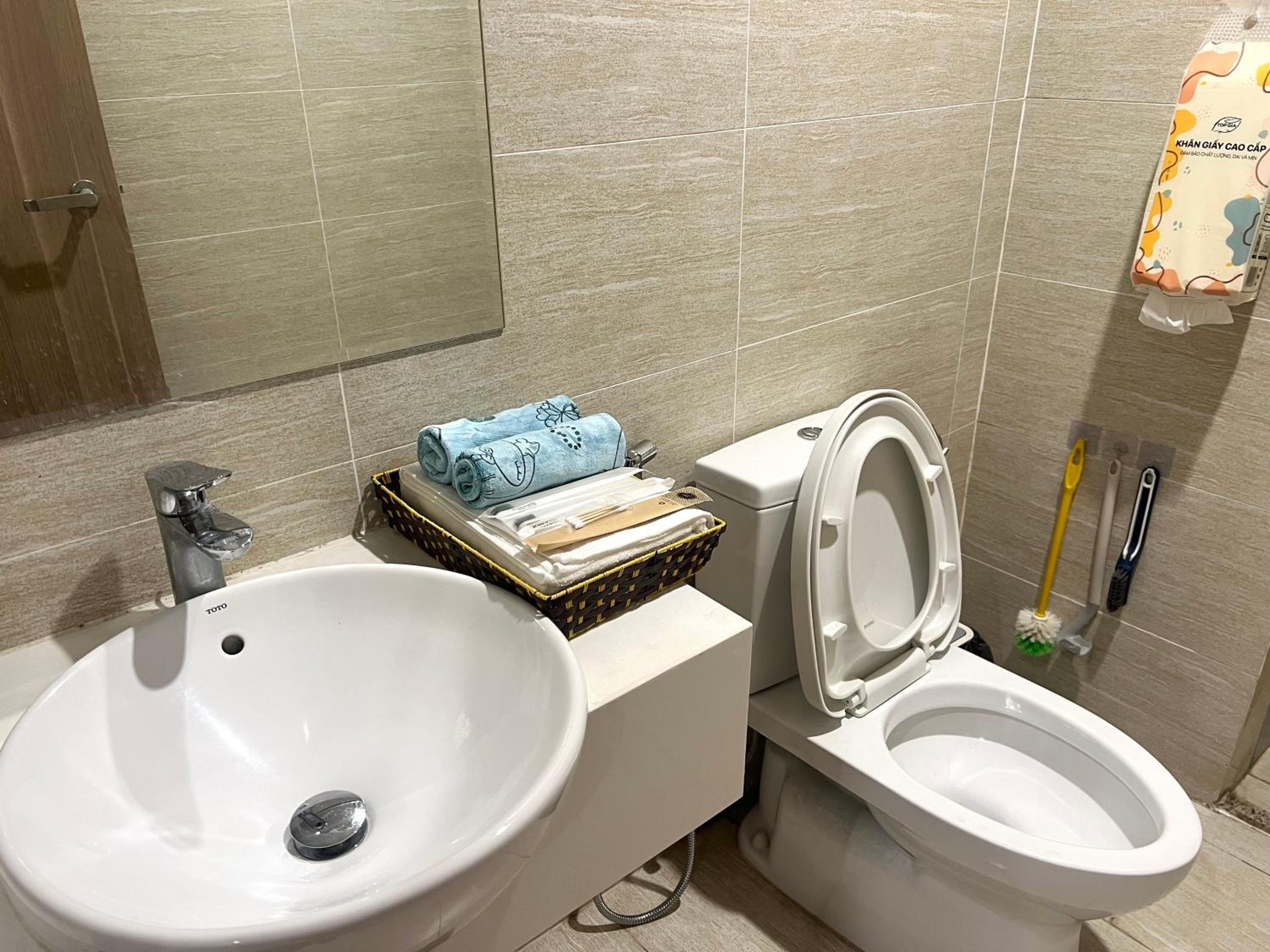 KKHomestay S102 Vinhomes Ocean Park - Book with us, and we will never cancel your booking on our end