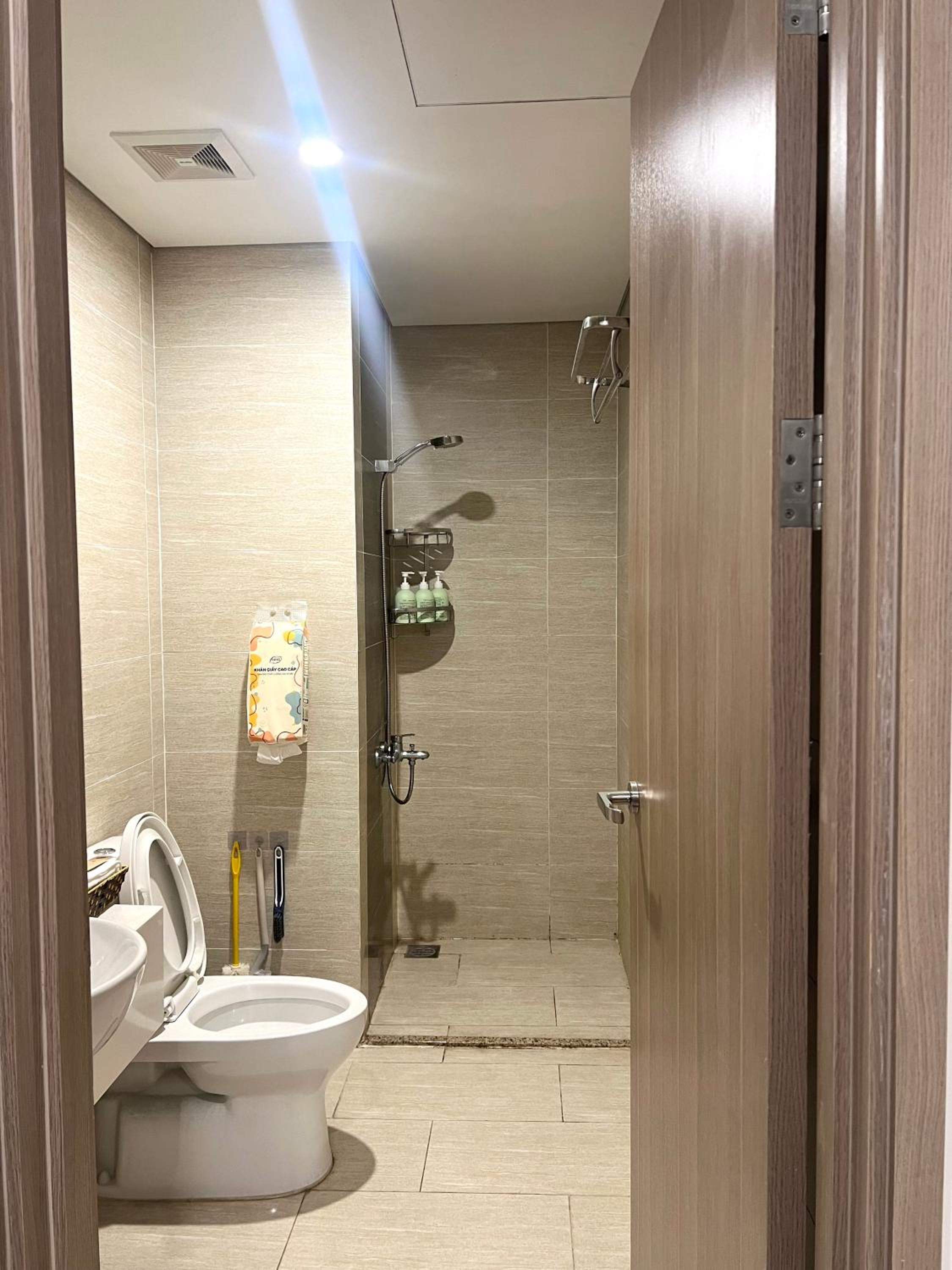 KKHomestay S102 Vinhomes Ocean Park - Book with us, and we will never cancel your booking on our end