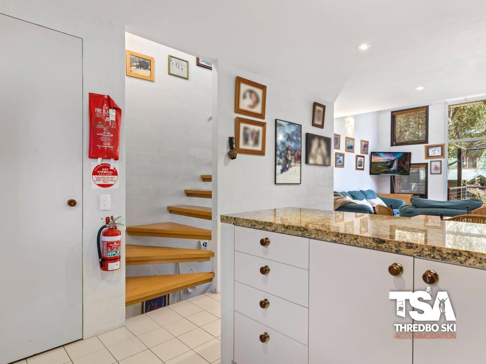 Ironmongie 3, Woodridge
