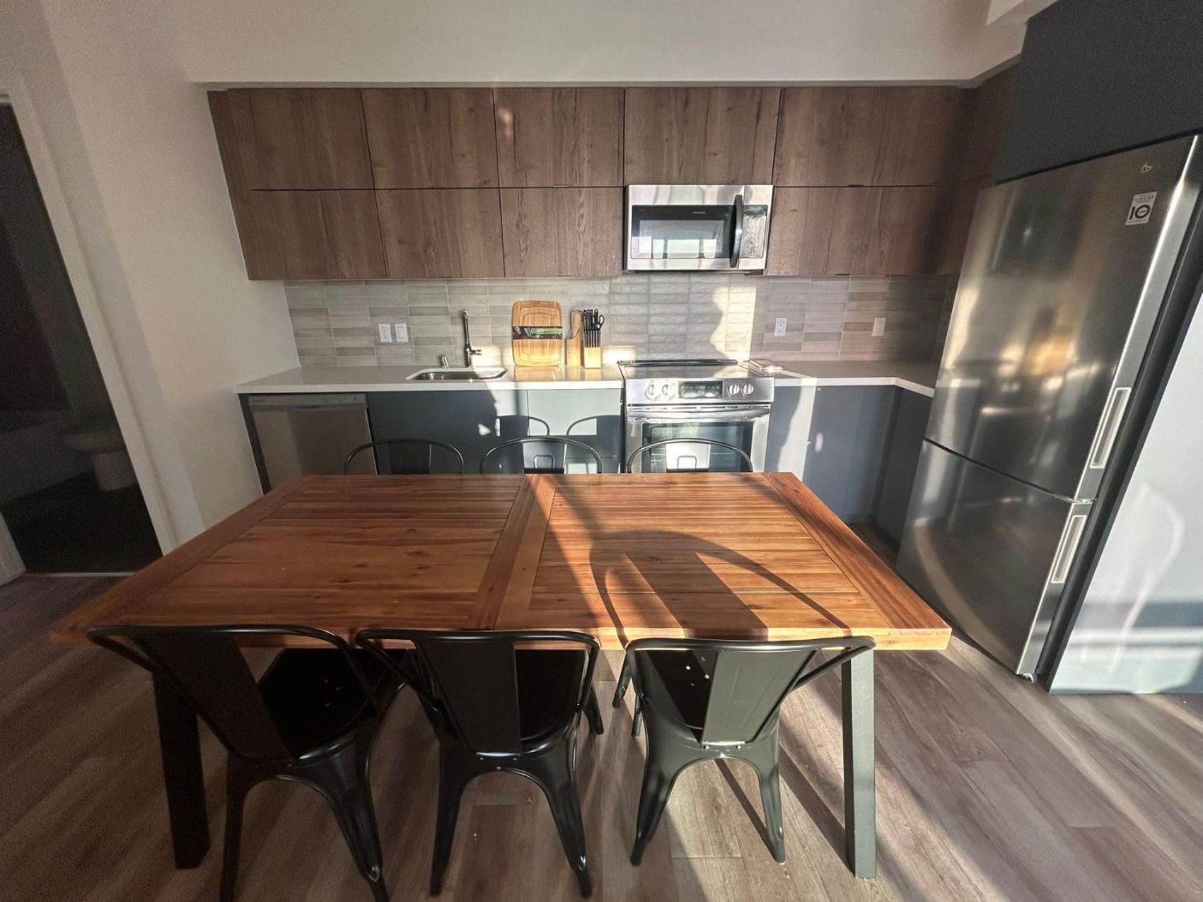 Exquisite Luxury Living in Central Los Angeles - Image 2