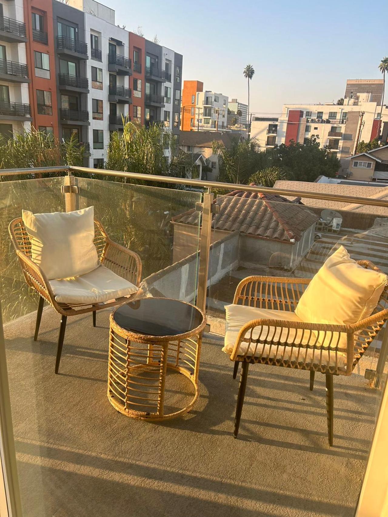 Exquisite Luxury Living in Central Los Angeles - Image 1