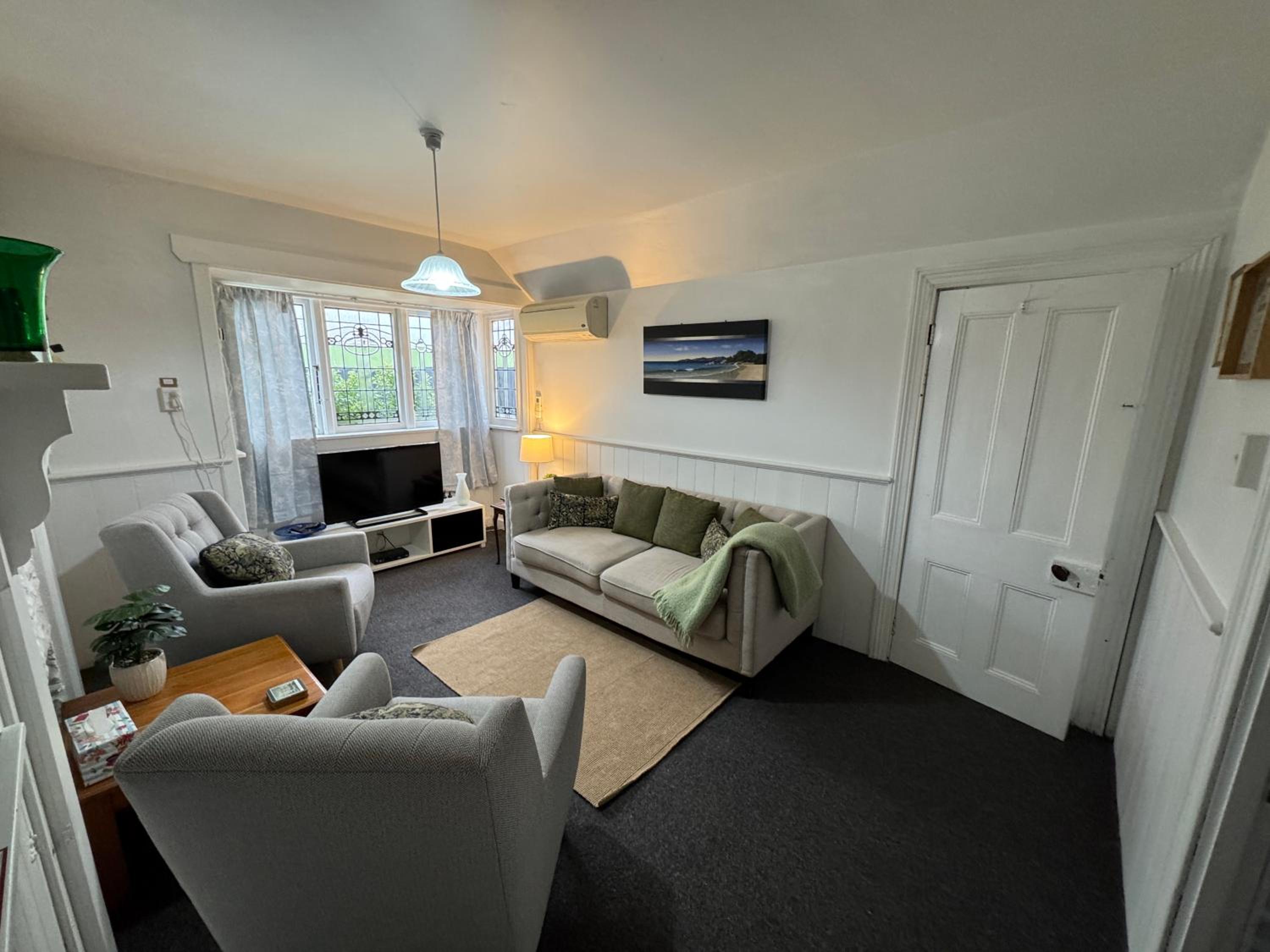 Cottage of Englefield, Central Christchurch view 5