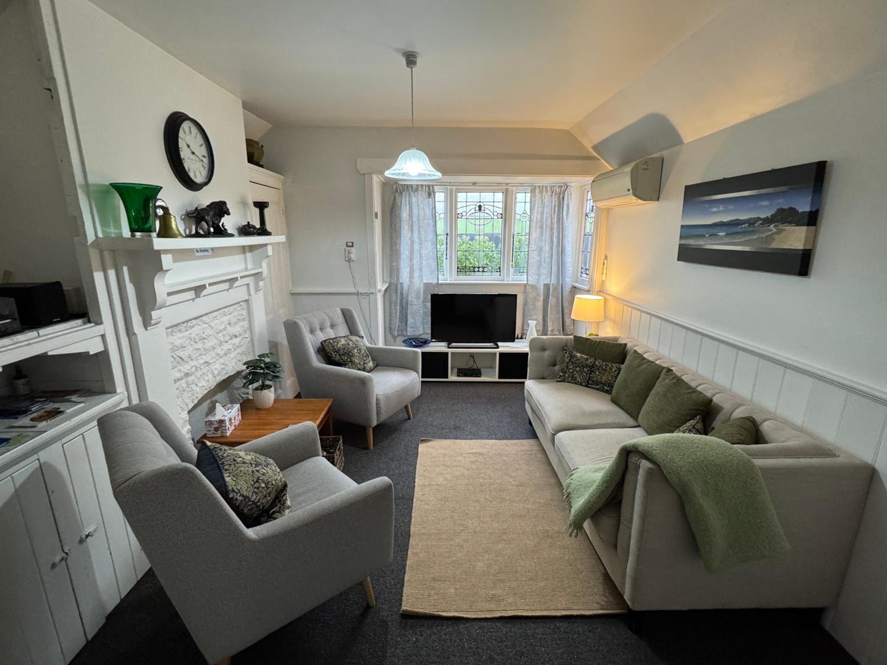 Cottage of Englefield, Central Christchurch view 4