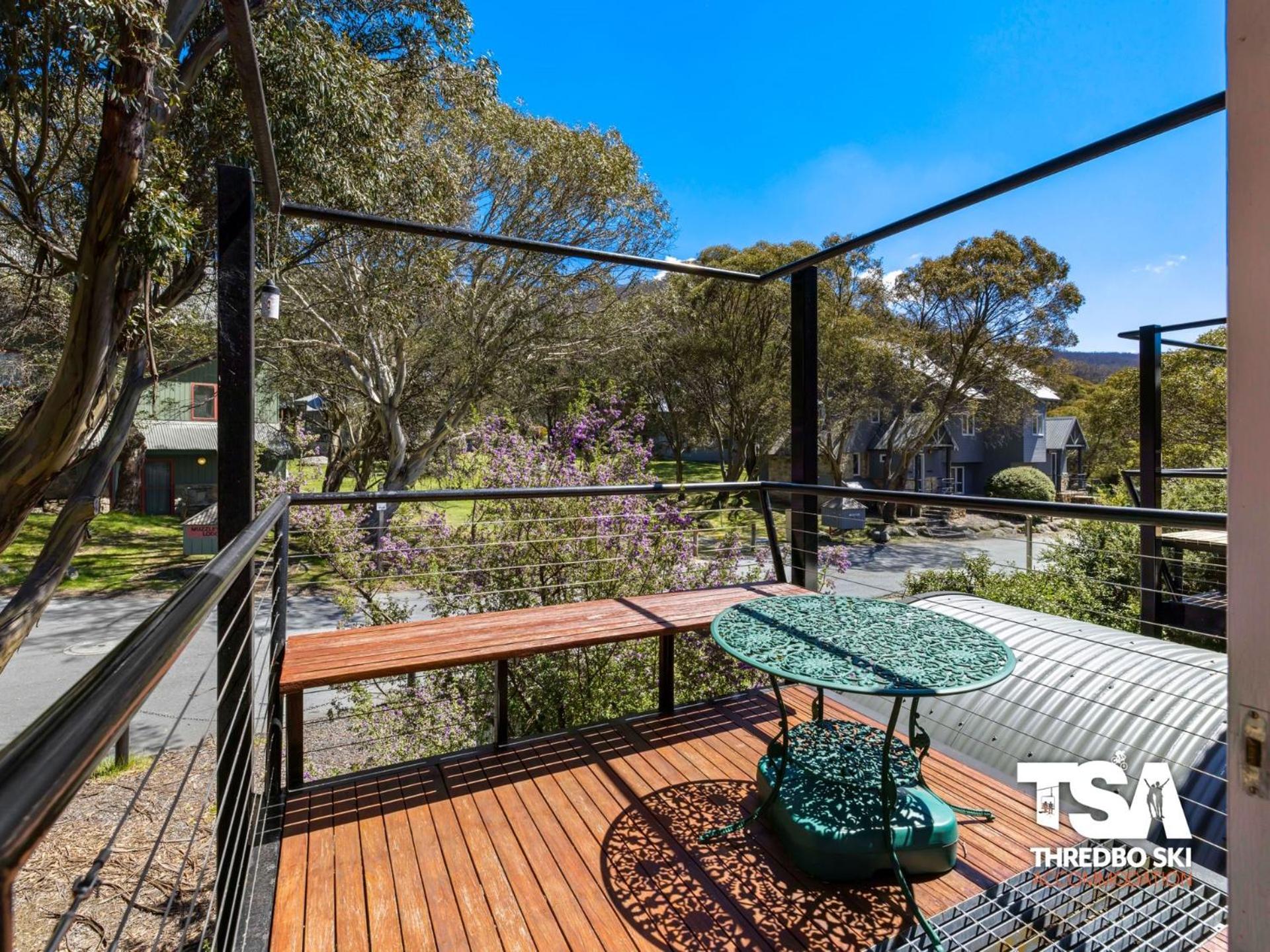 Ironmongie 3, Woodridge