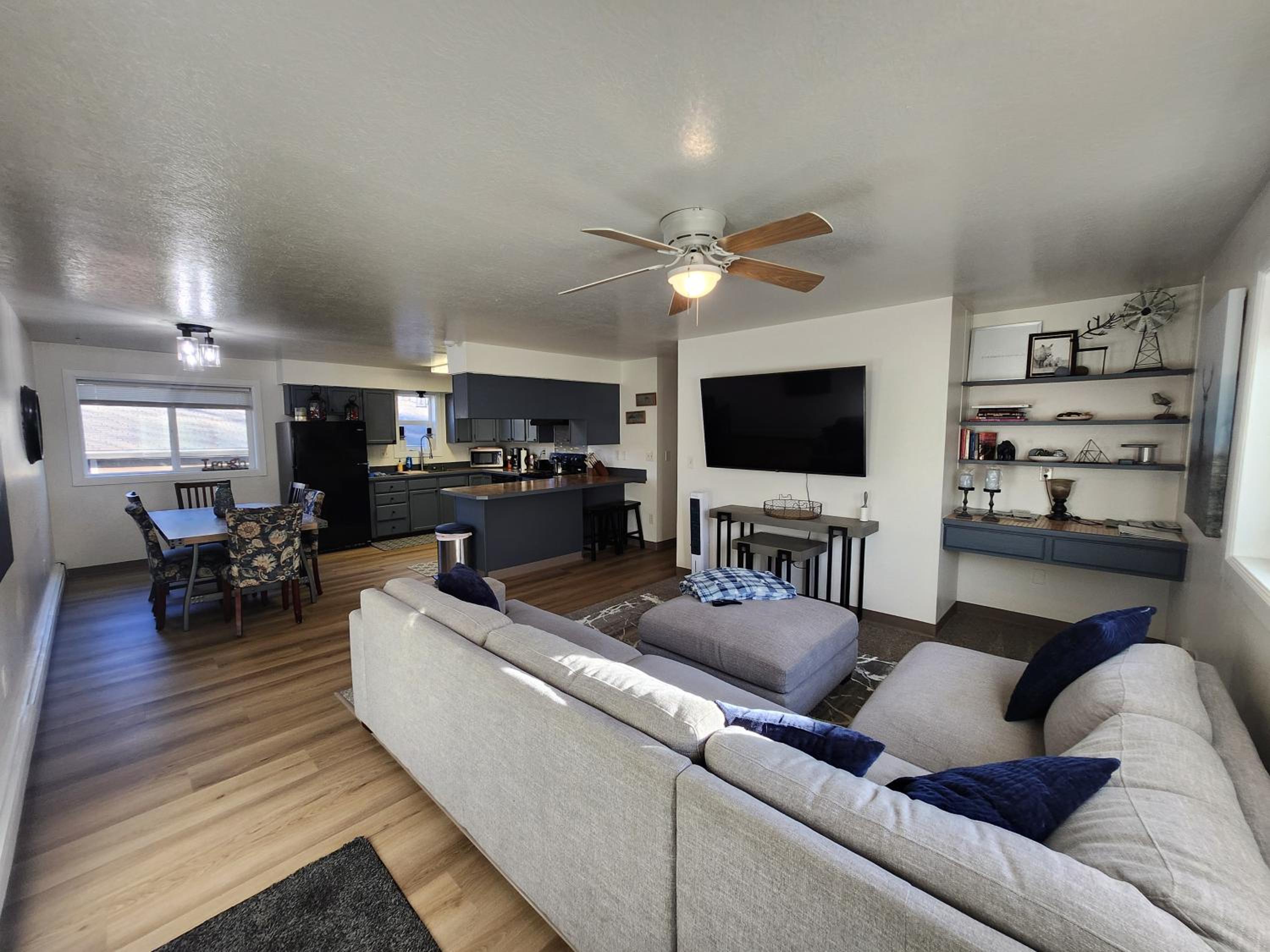 Hotel Newly furnished relaxing stay - Image 1