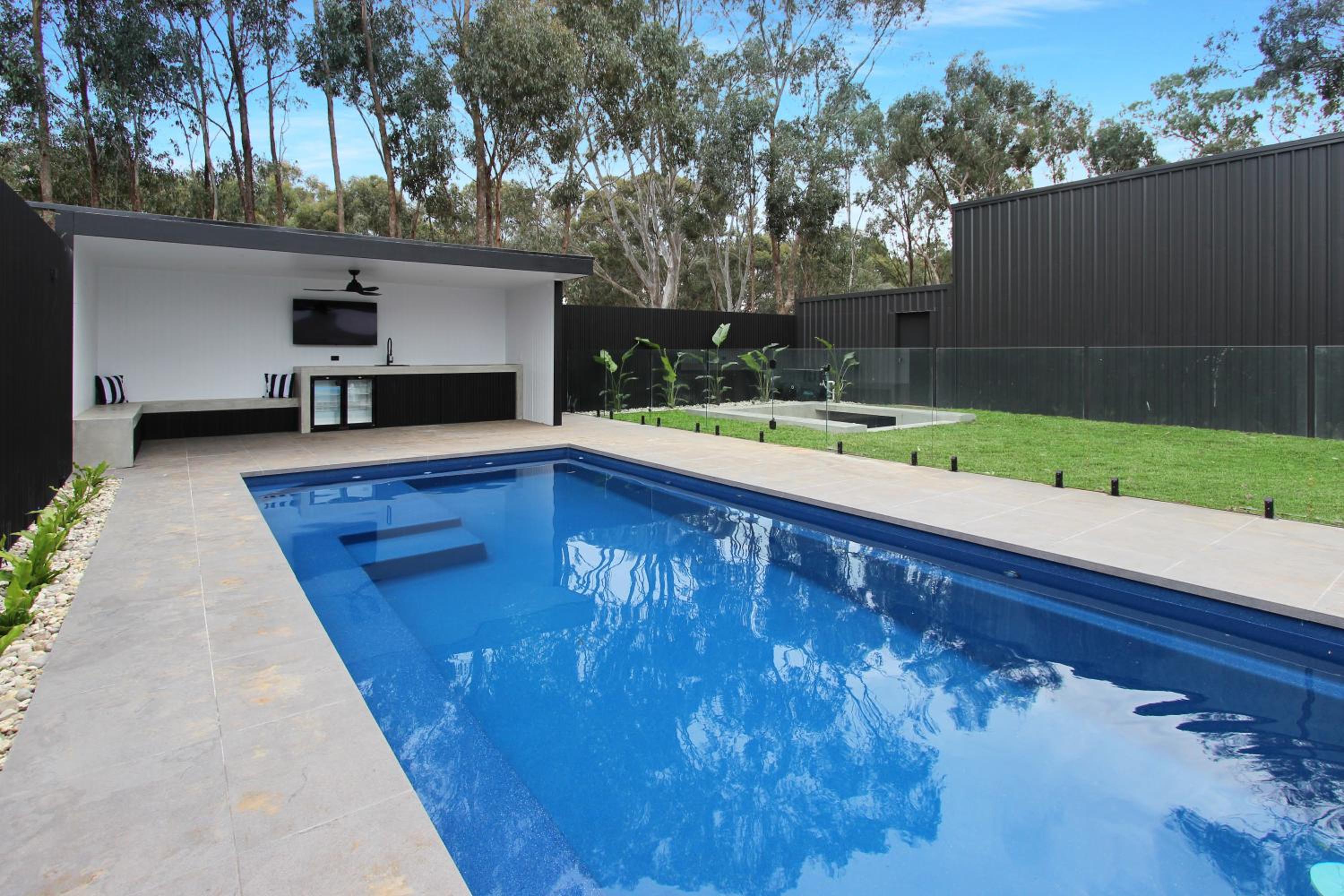 Modern retreat. Pets welcome