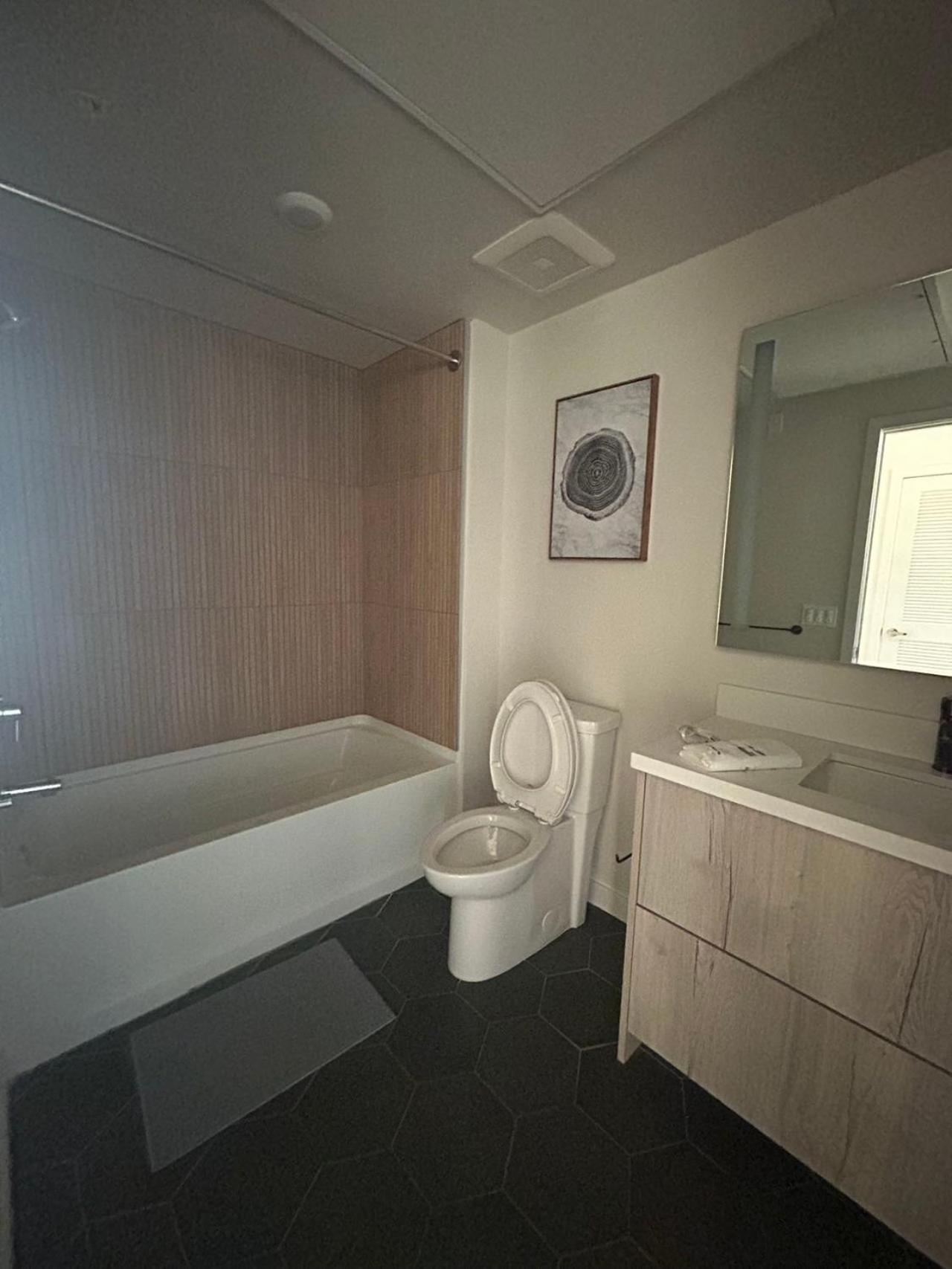Exquisite Luxury Living in Central Los Angeles - Image 5