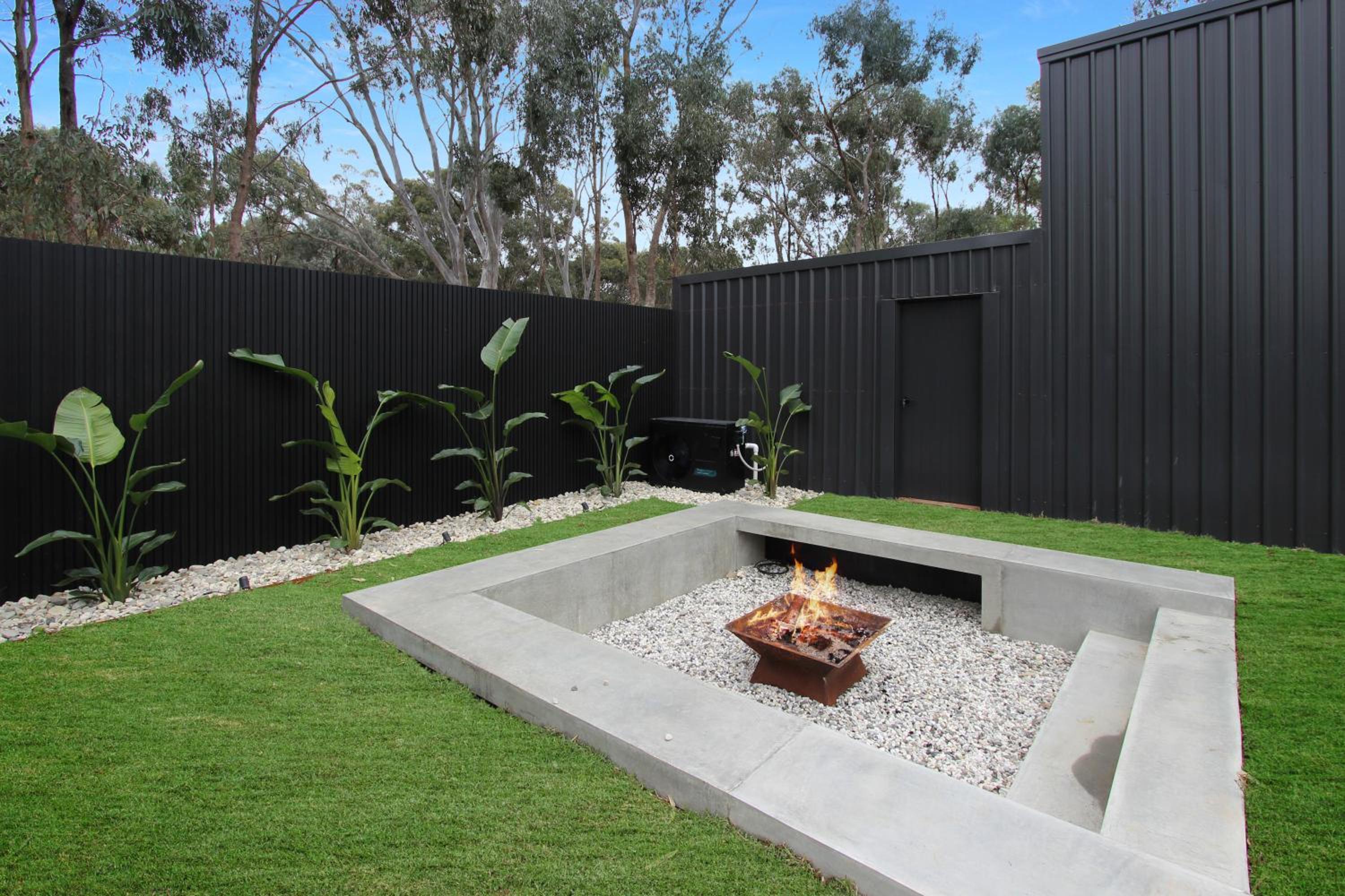 Modern retreat. Pets welcome