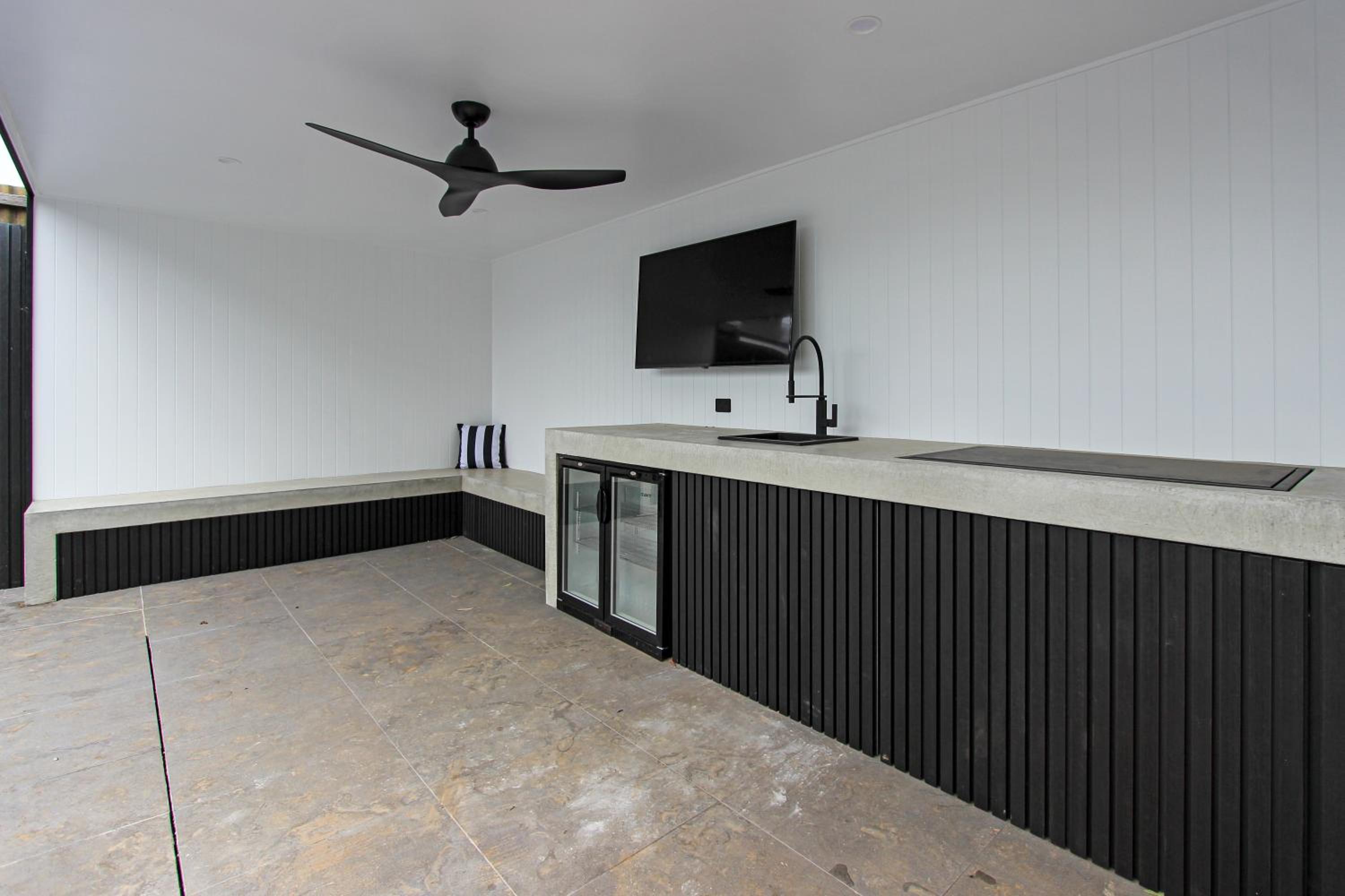 Modern retreat. Pets welcome