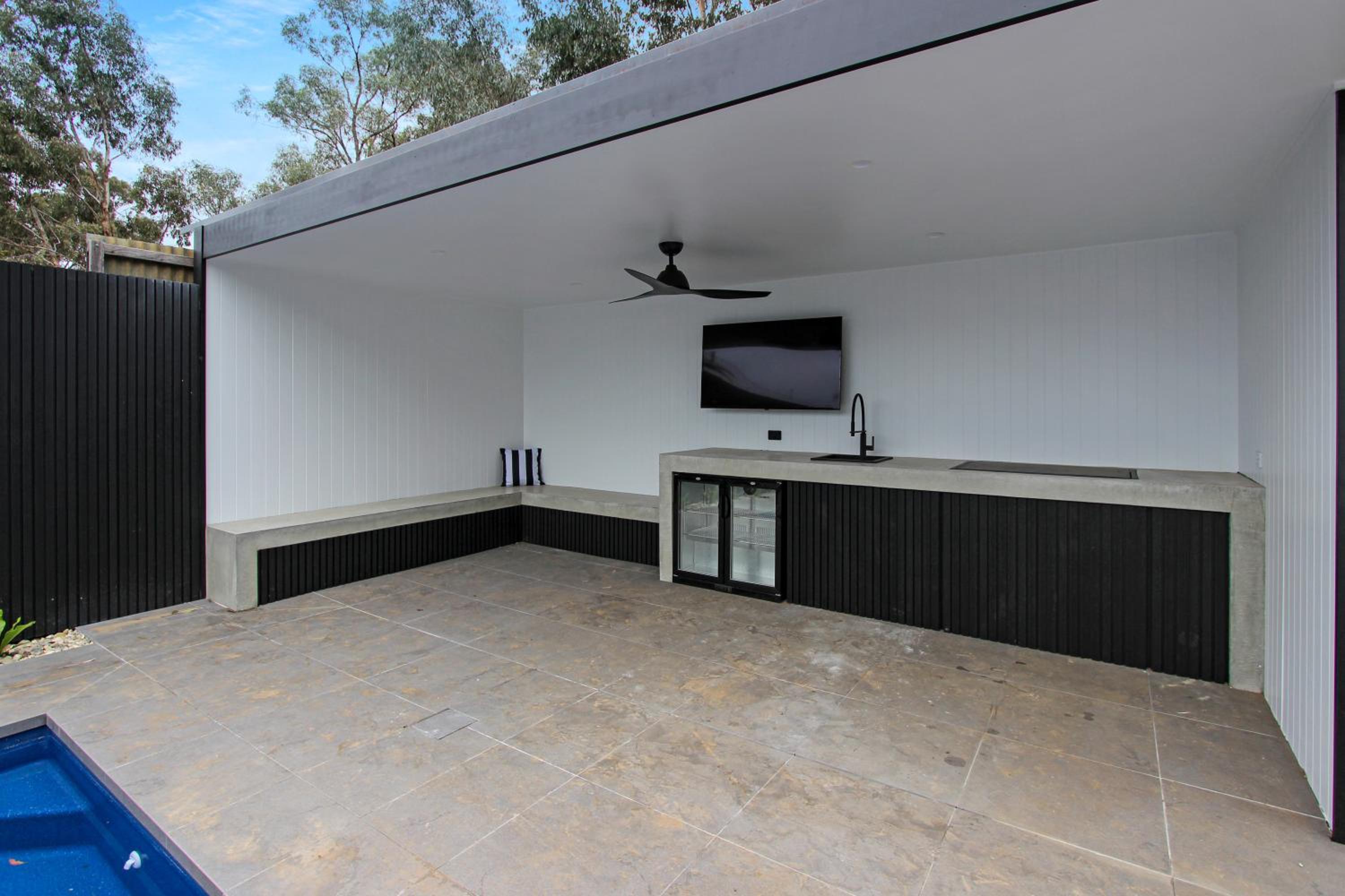 Modern retreat. Pets welcome