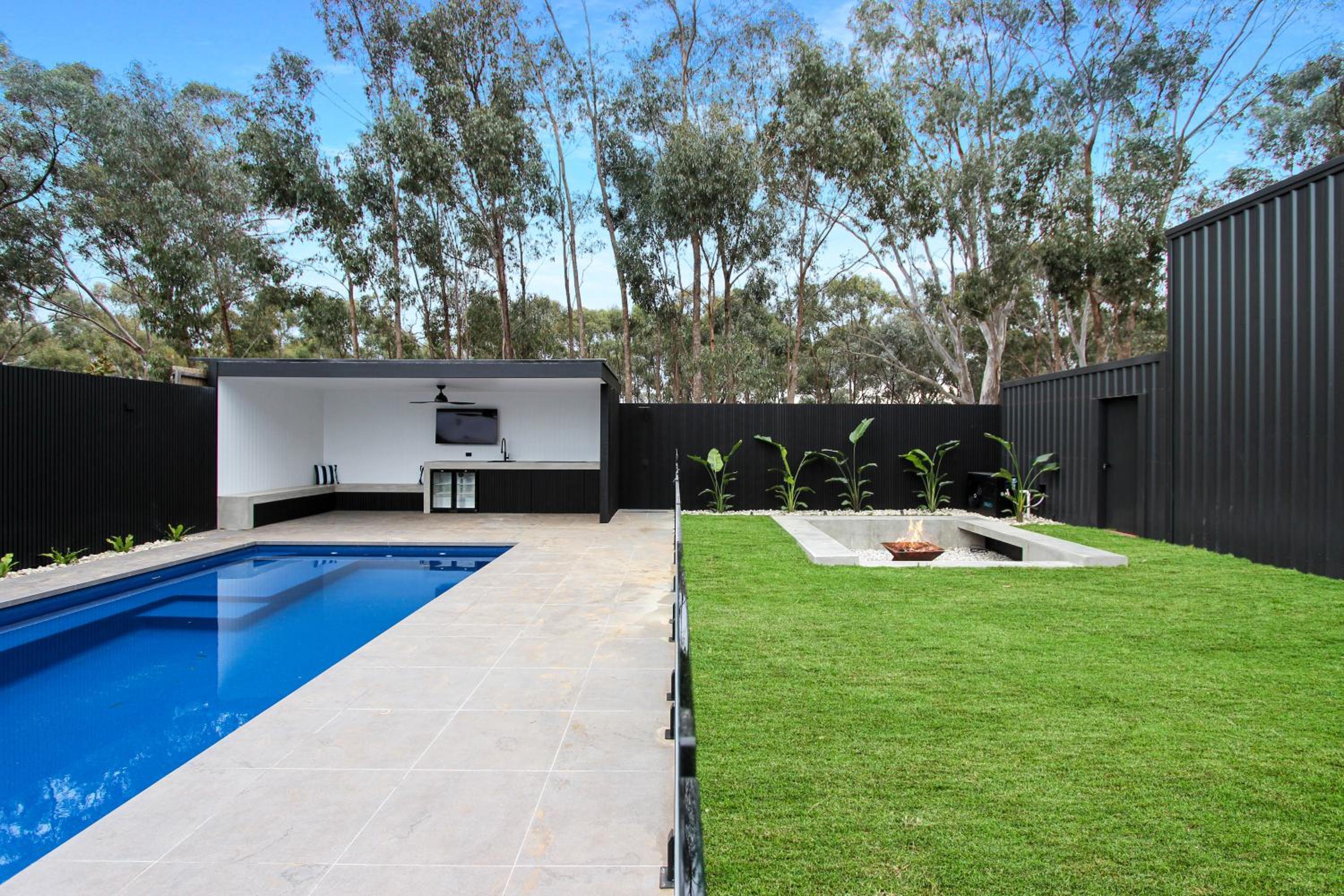 Modern retreat. Pets welcome