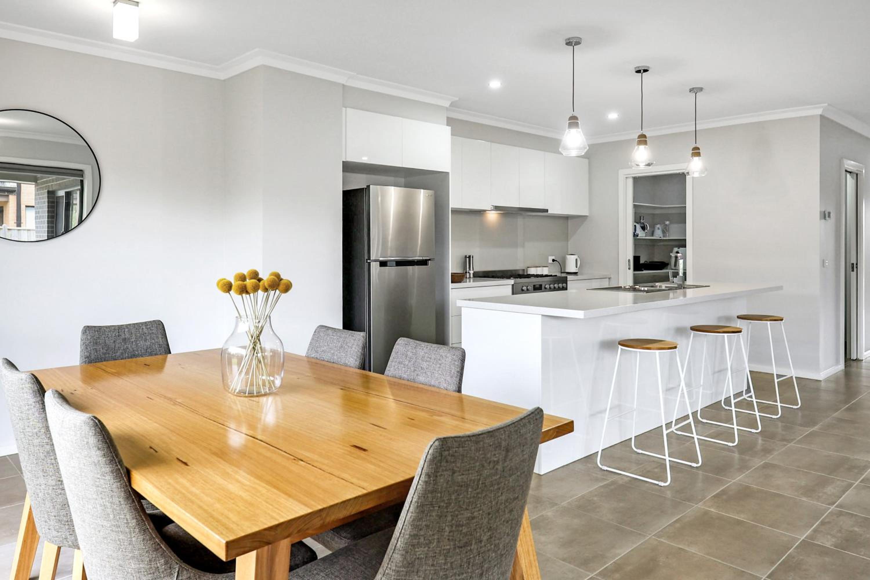 The Shore- Modern family getaway, aircon, sleeps 10, pets welcome, boat parking, Bellarine Peninsula