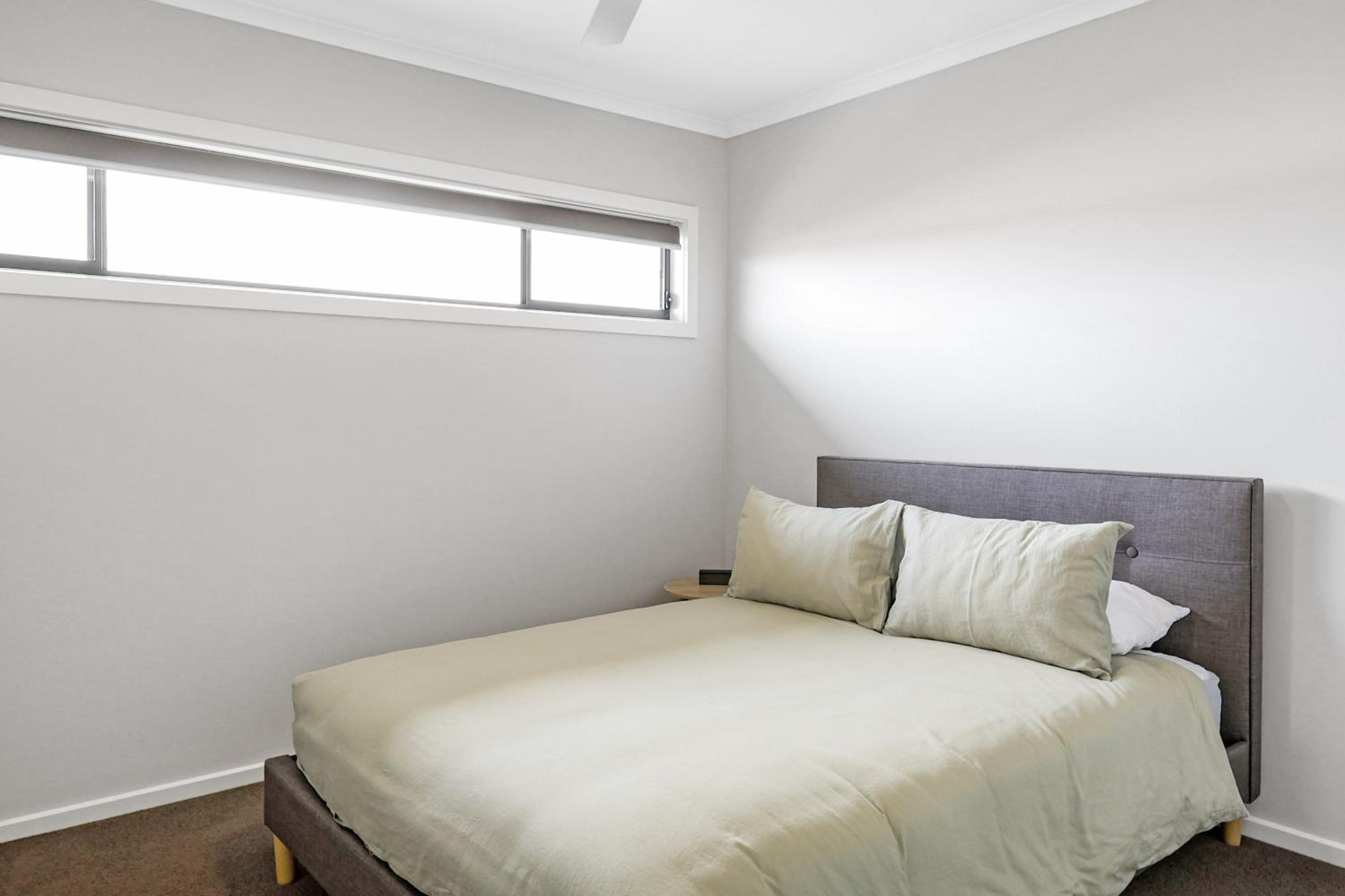 The Shore- Modern family getaway, aircon, sleeps 10, pets welcome, boat parking, Bellarine Peninsula