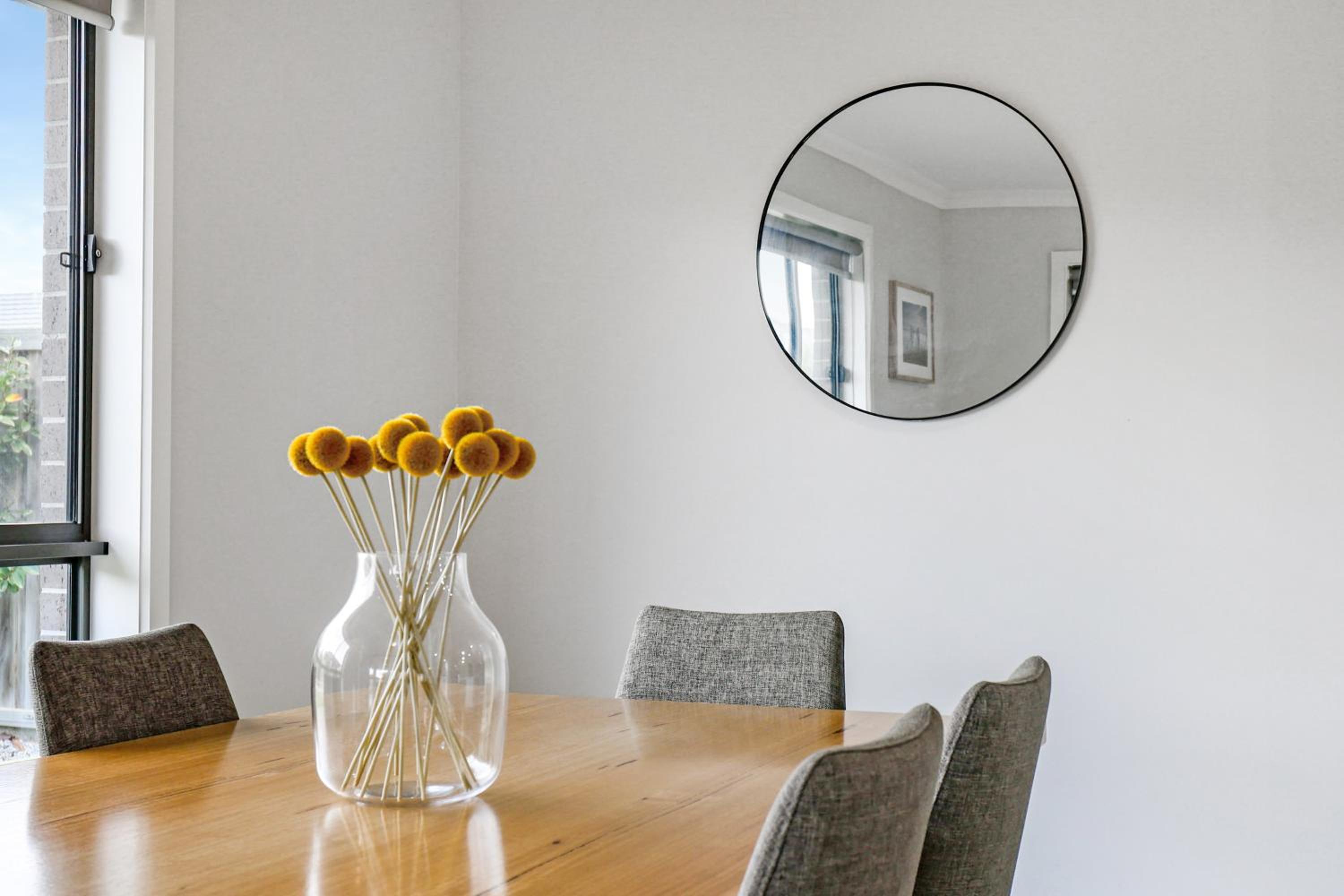 The Shore- Modern family getaway, aircon, sleeps 10, pets welcome, boat parking, Bellarine Peninsula