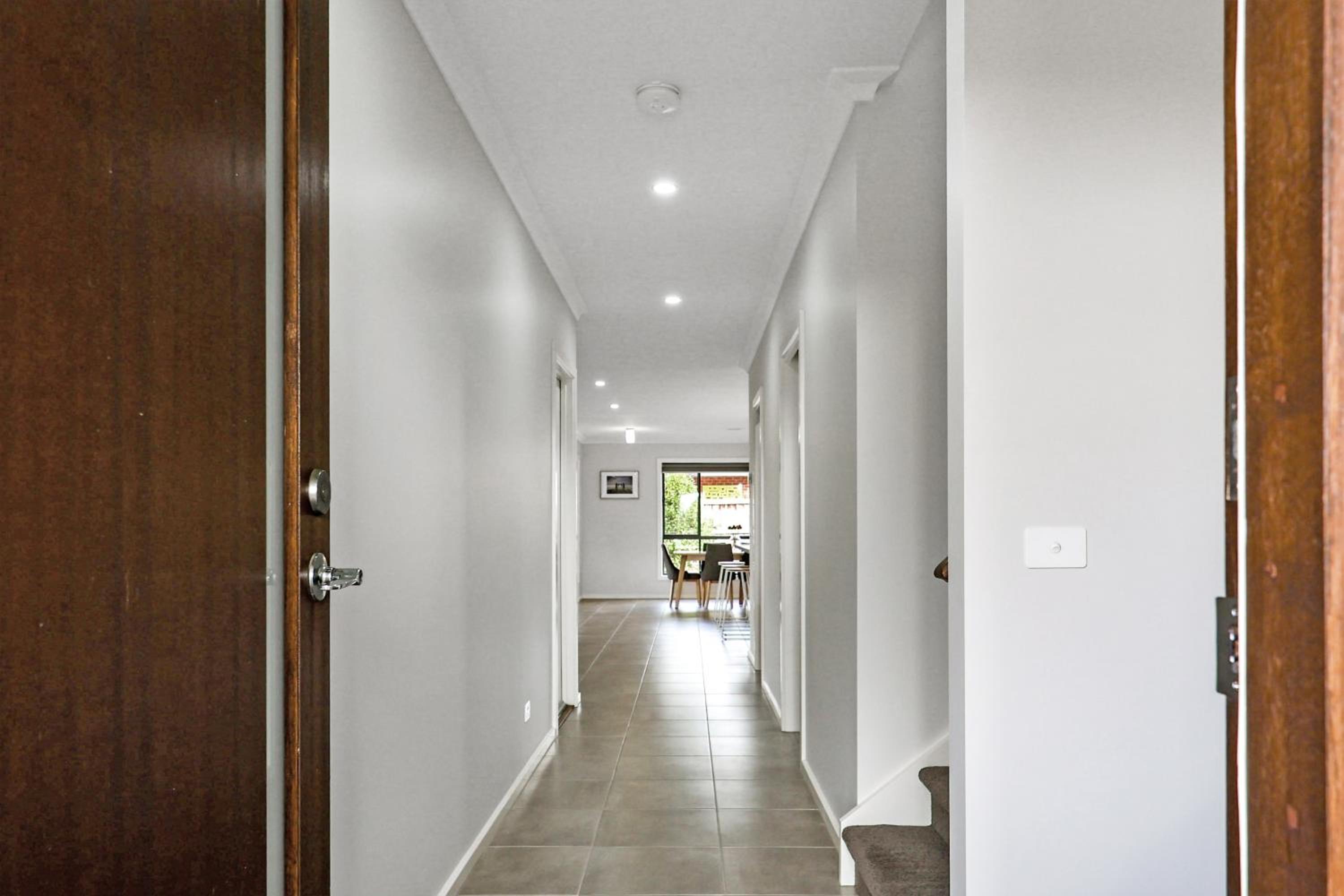 The Shore- Modern family getaway, aircon, sleeps 10, pets welcome, boat parking, Bellarine Peninsula